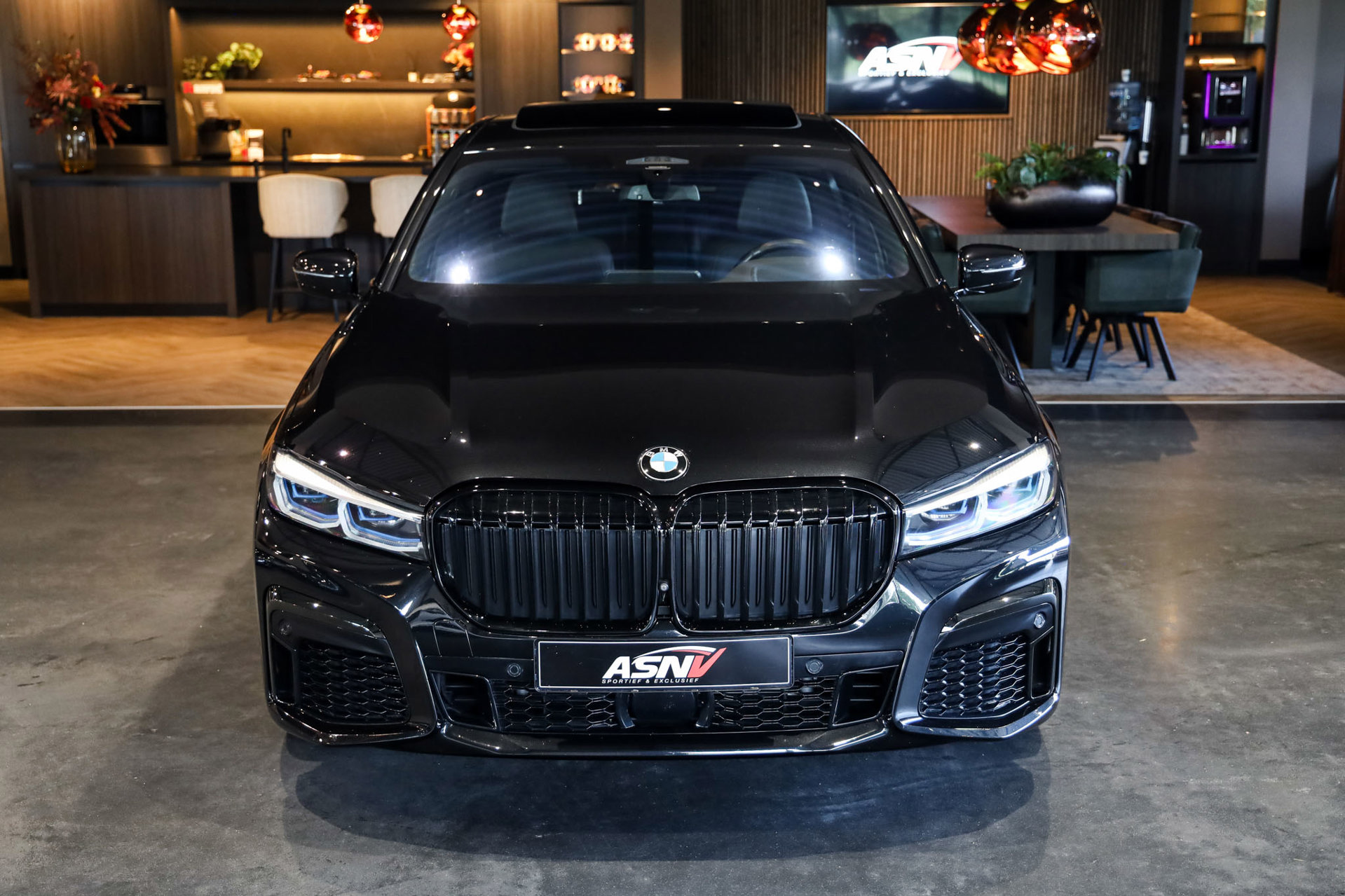 Foto van BMW 745e
