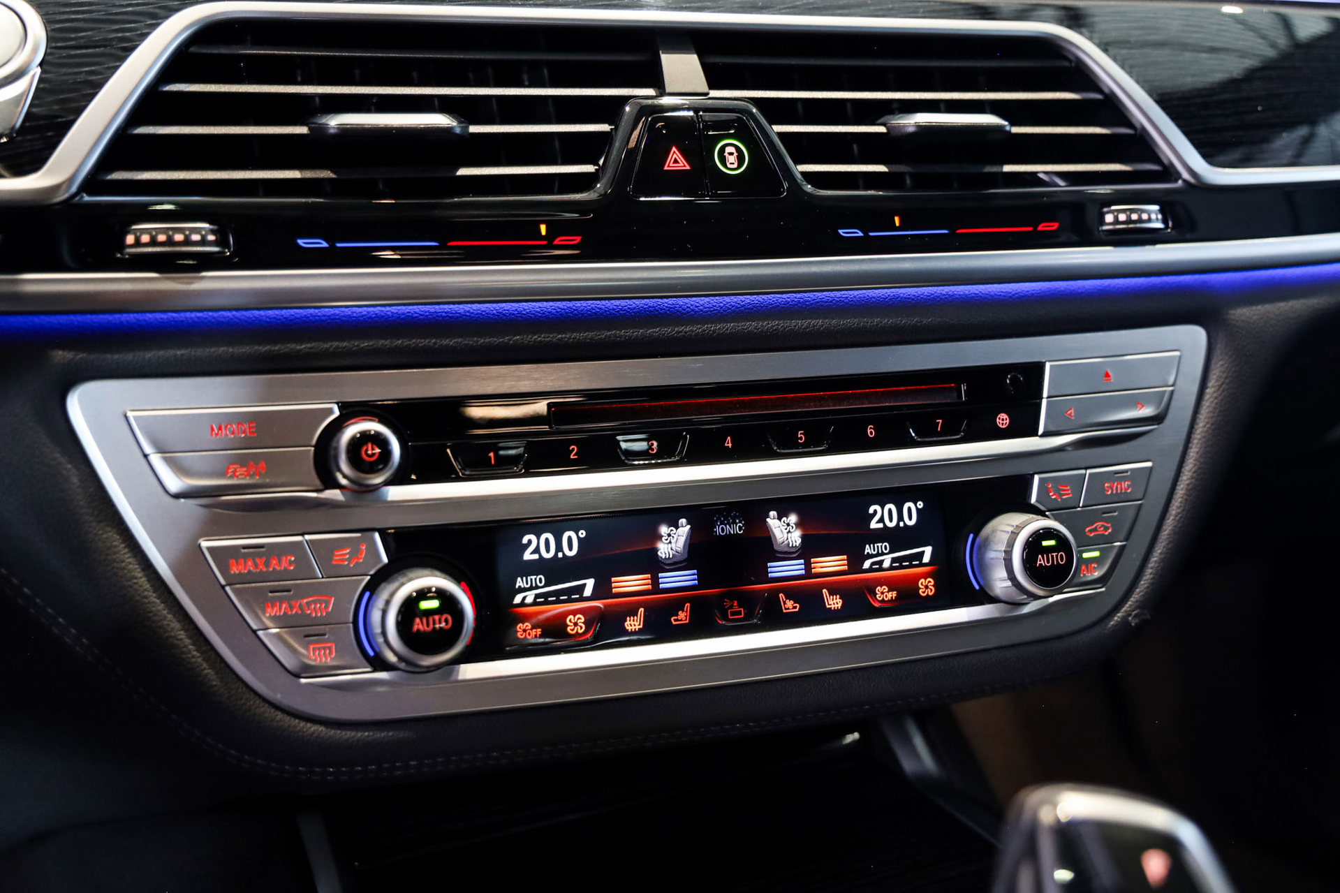 Foto van BMW 745e