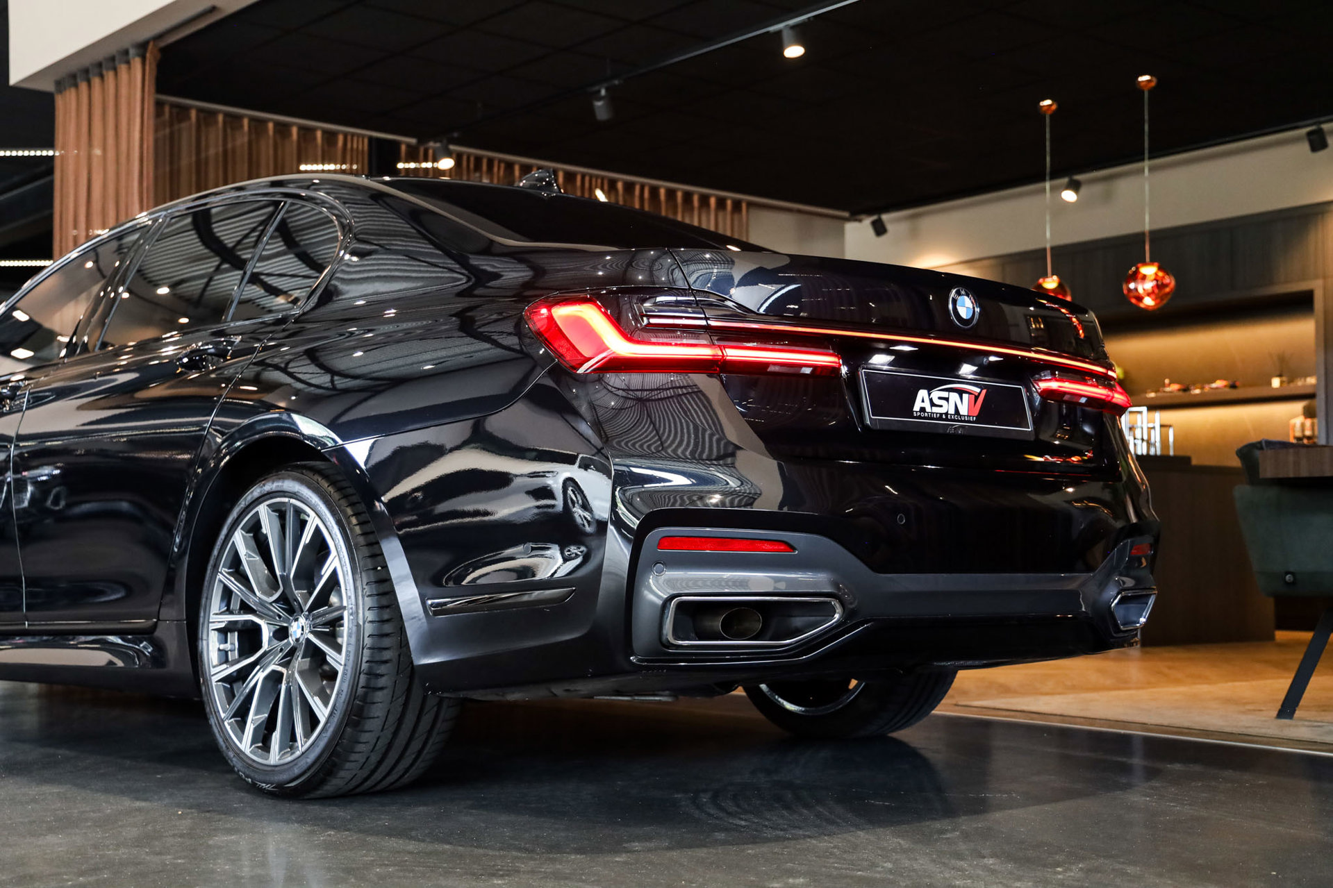 Foto van BMW 745e