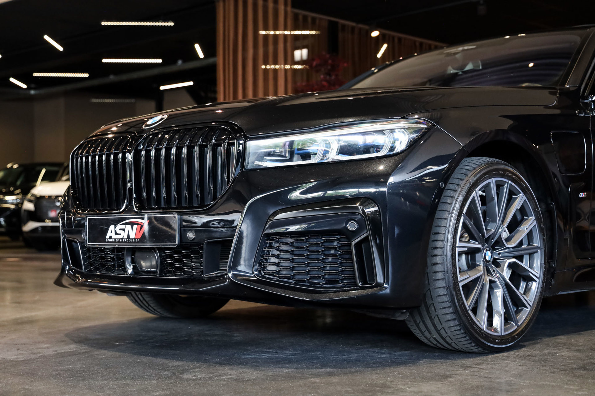Foto van BMW 745e