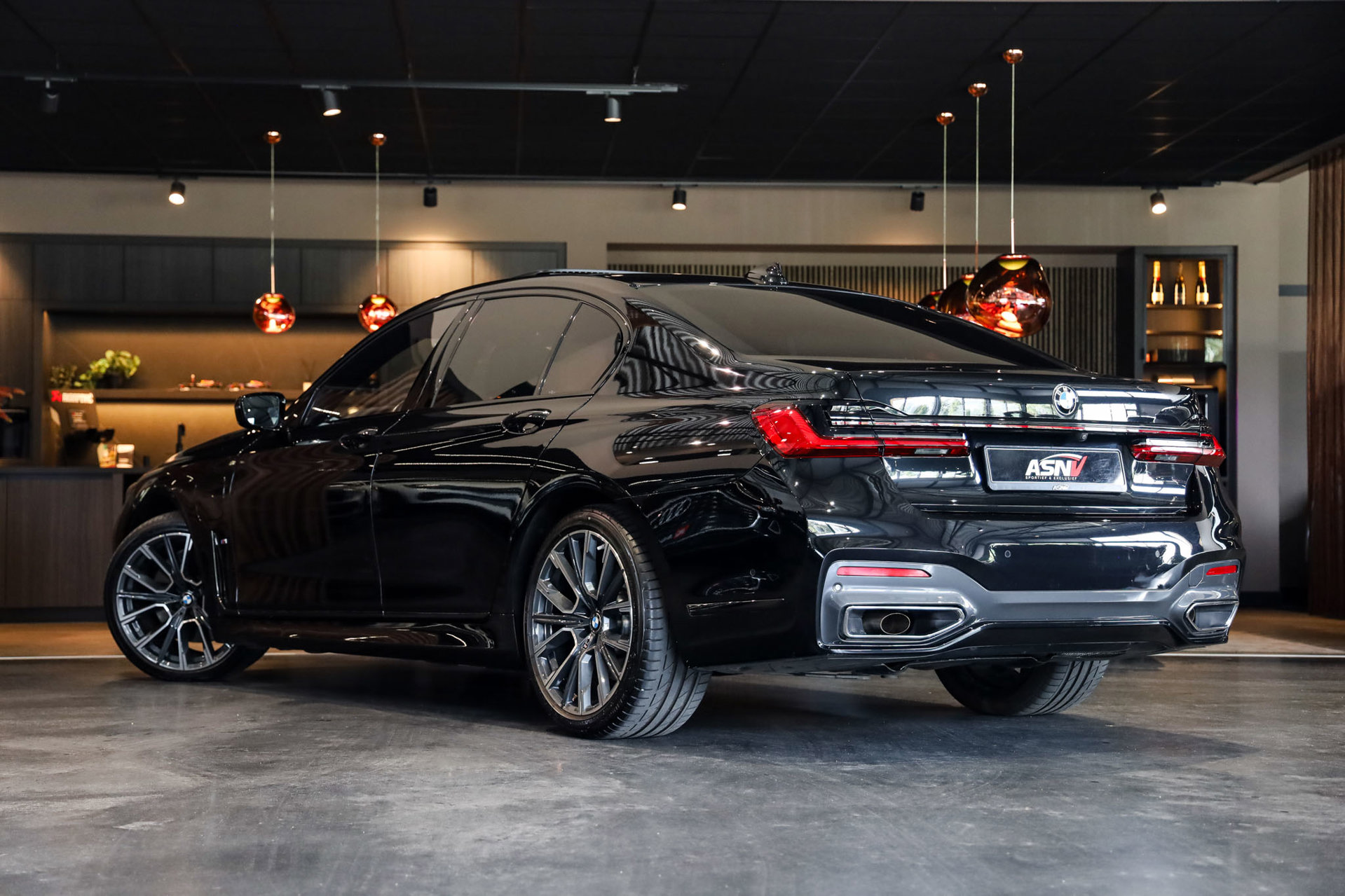 Foto van BMW 745e