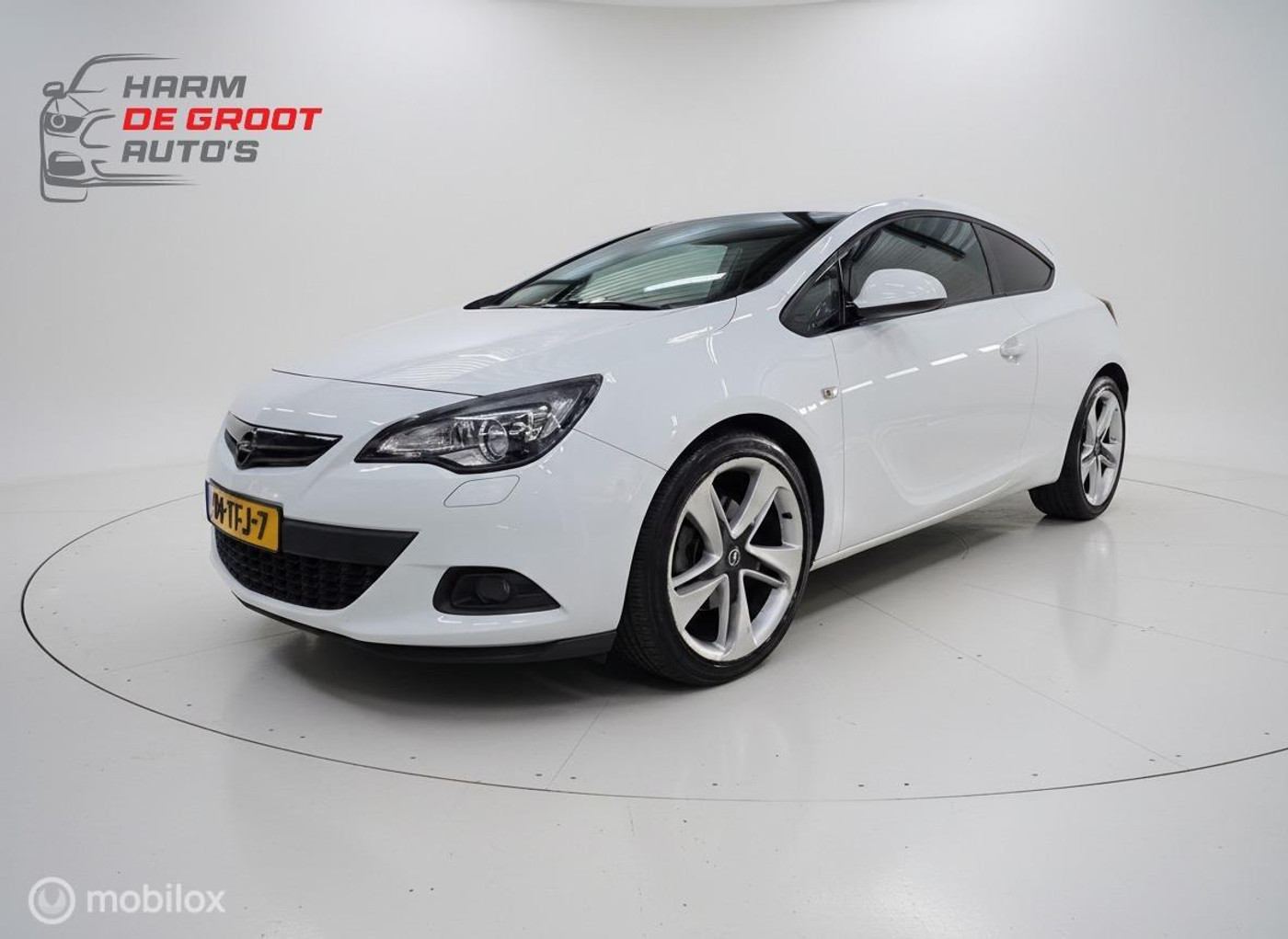 Opel Astra GTC 1.4 Turbo Sport 2012 - voorkant