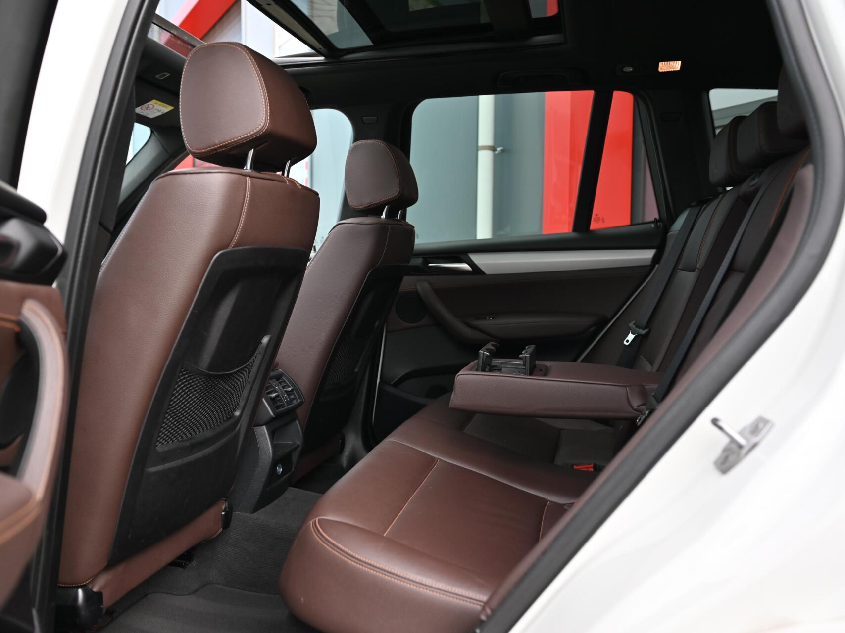 Foto van BMW X3 Sdrive20i