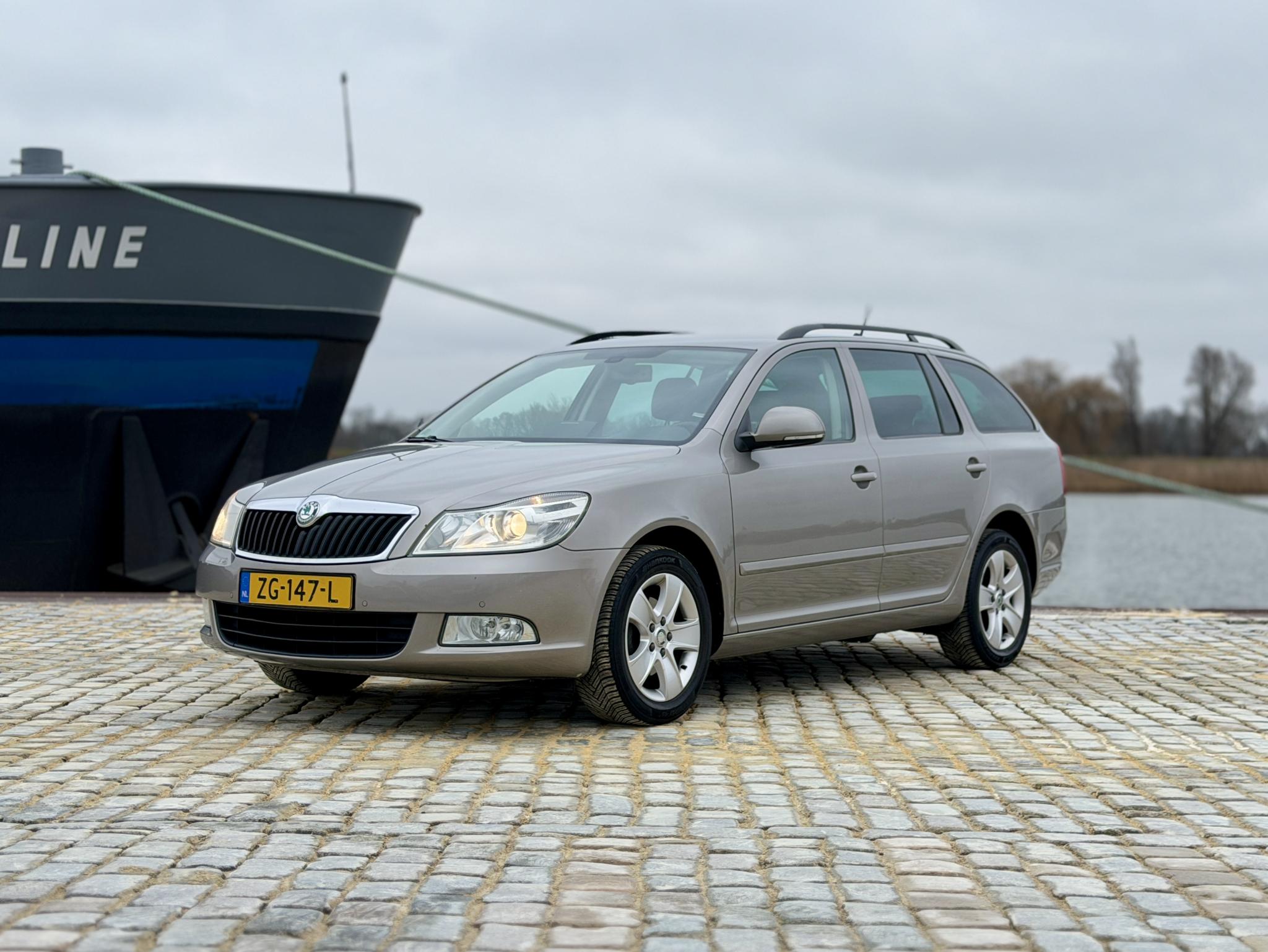 Skoda Octavia 1.6 TDI Greentech Arctic|Leer|Stoelverwarming 2013 - voorkant