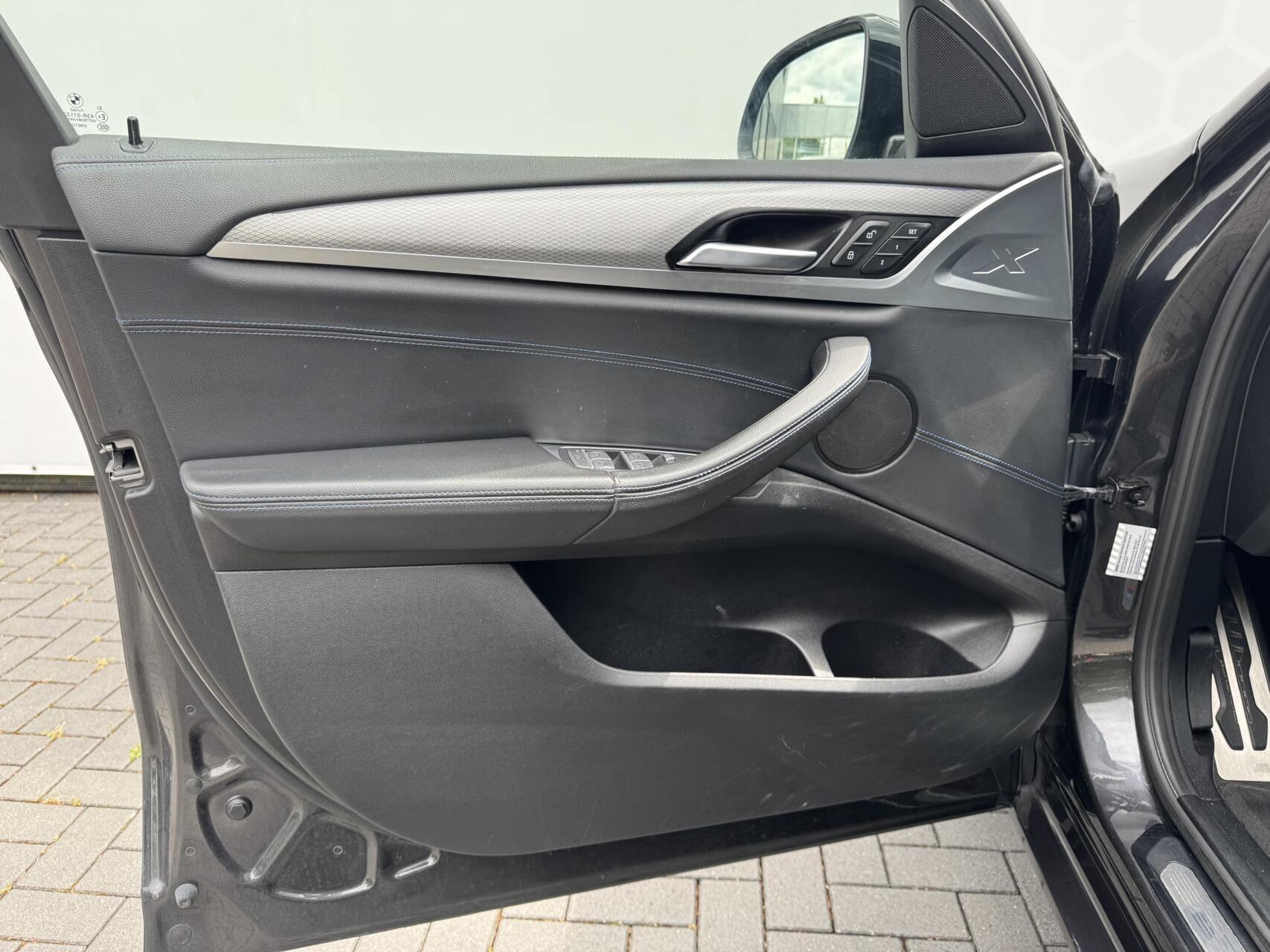 Foto van BMW X4 Xdrive30d
