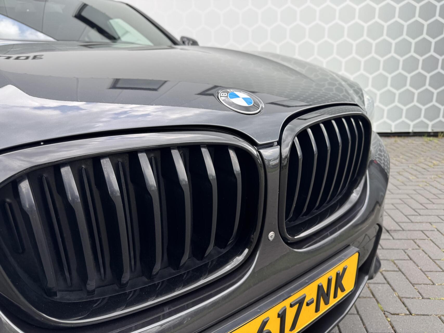 Foto van BMW X4 Xdrive30d
