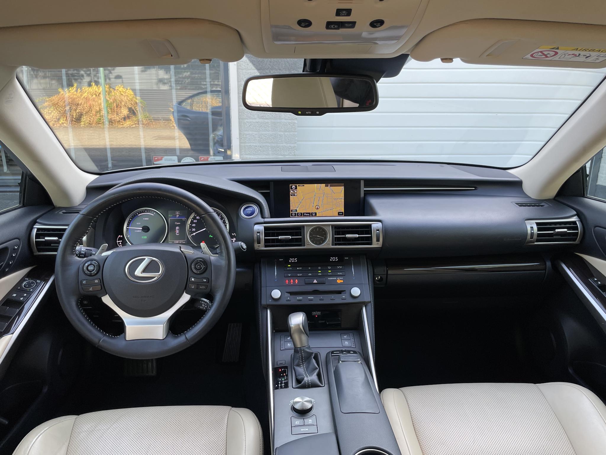 Foto van Lexus Lexus Is300h