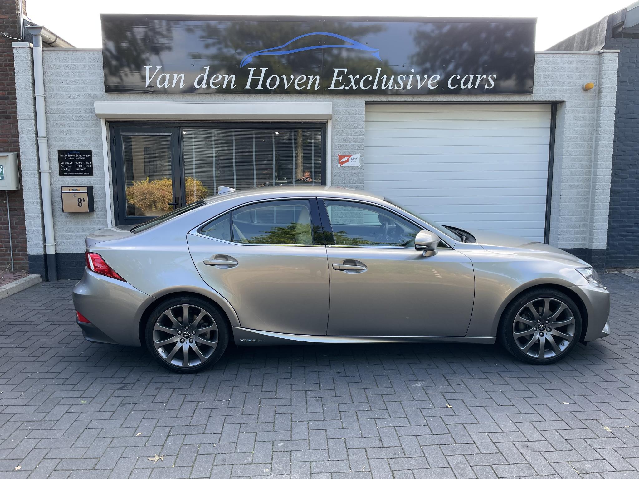 Foto van Lexus Lexus Is300h