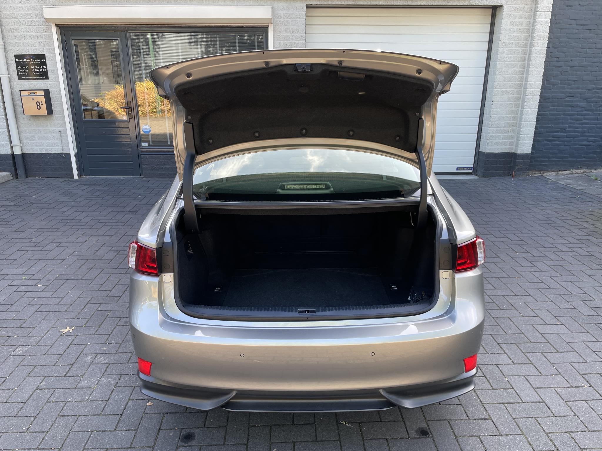 Foto van Lexus Lexus Is300h