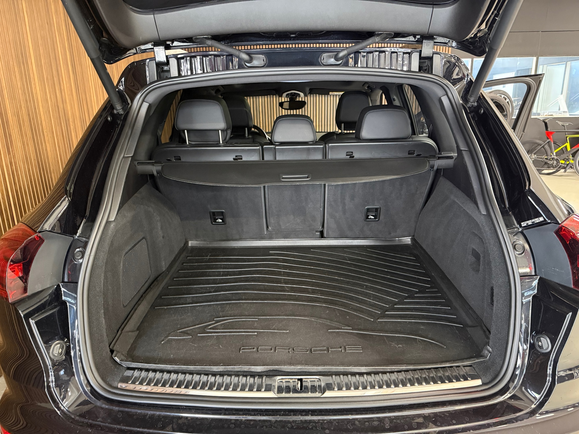 Foto van Porsche Cayenne S E-hybrid