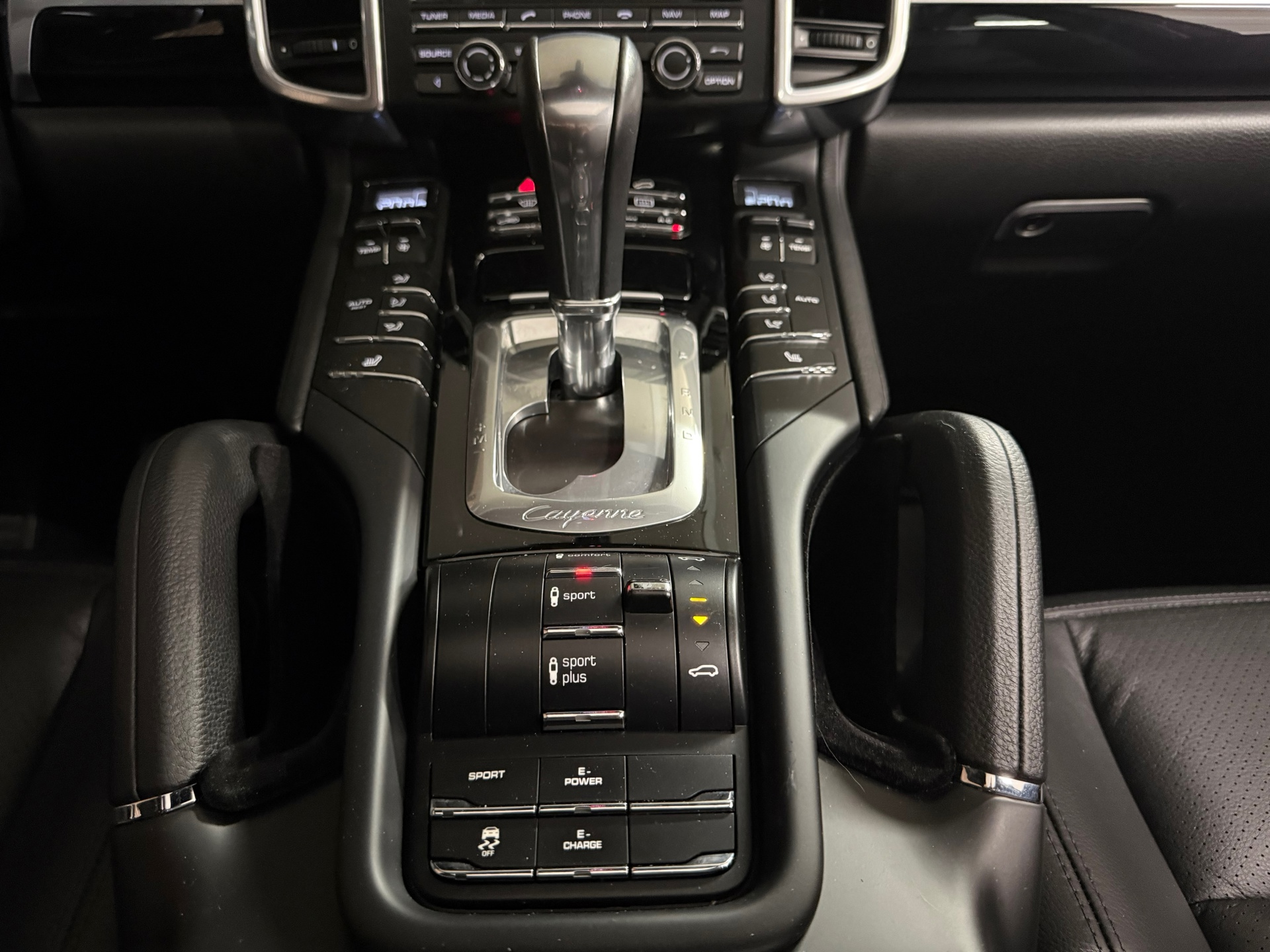 Foto van Porsche Cayenne S E-hybrid