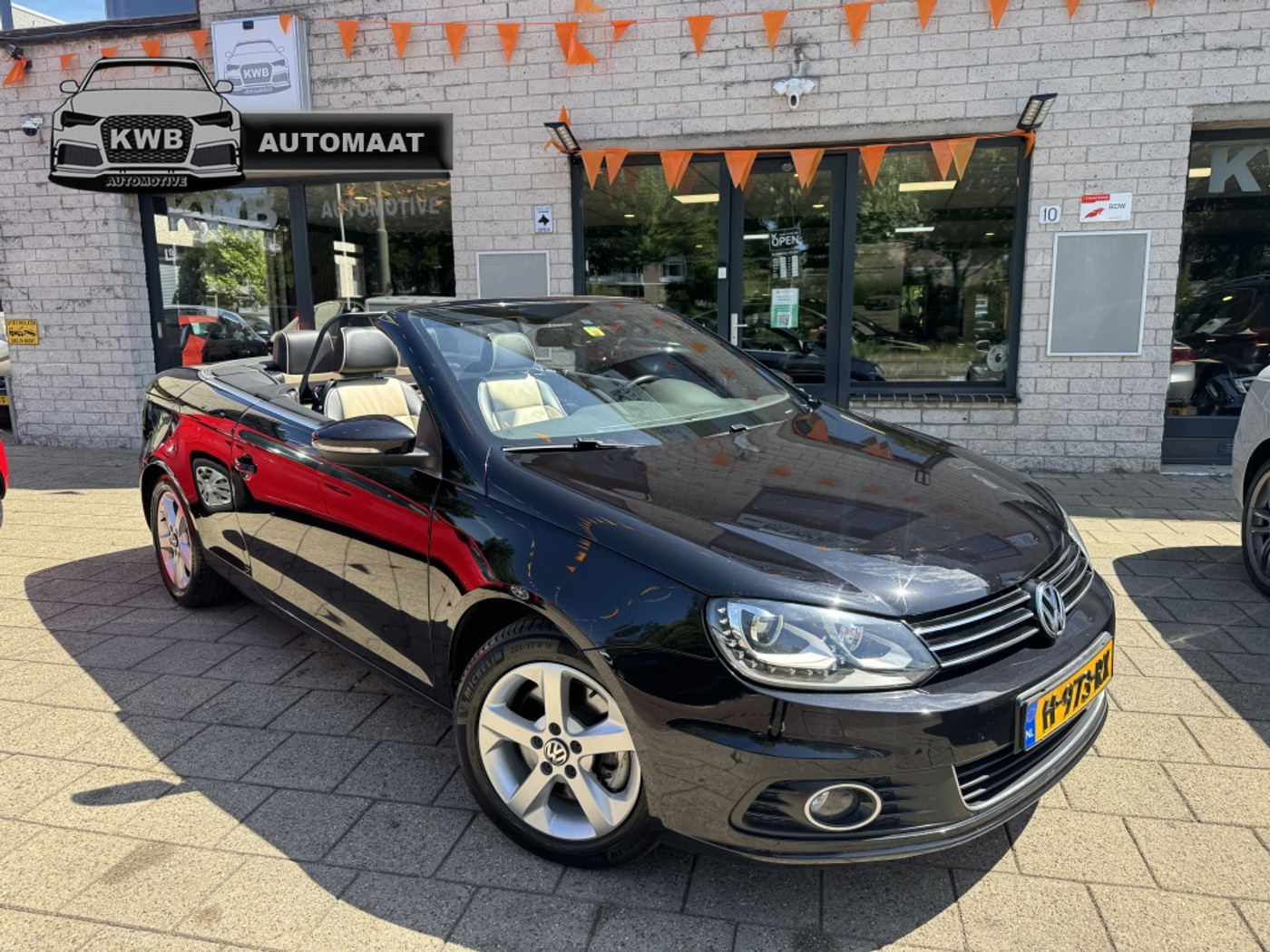 Volkswagen Eos 2.0 TSI Highline Automaat Leer 2 TONE 2012 - voorkant