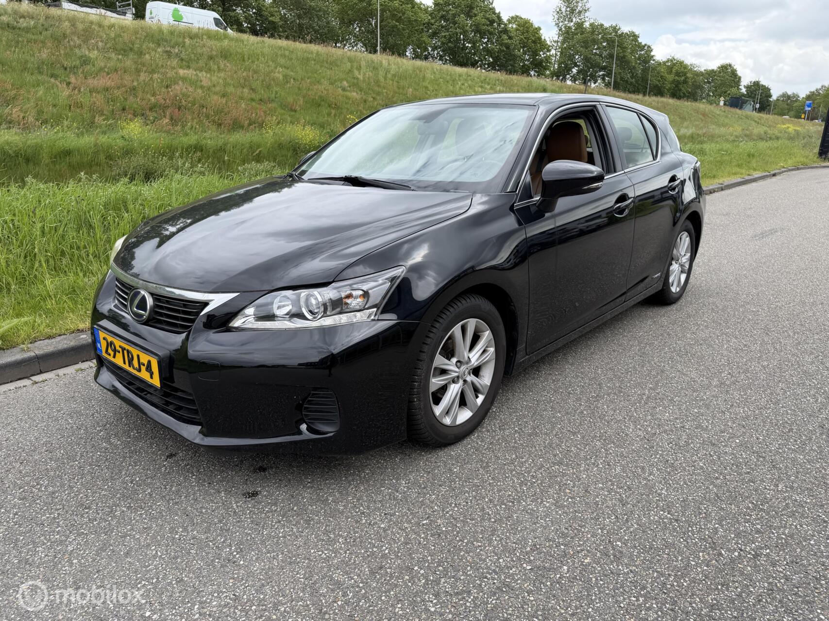 Lexus Lexus Ct200h 200h Hybrid leer daeler onderhouden 2012 - voorkant