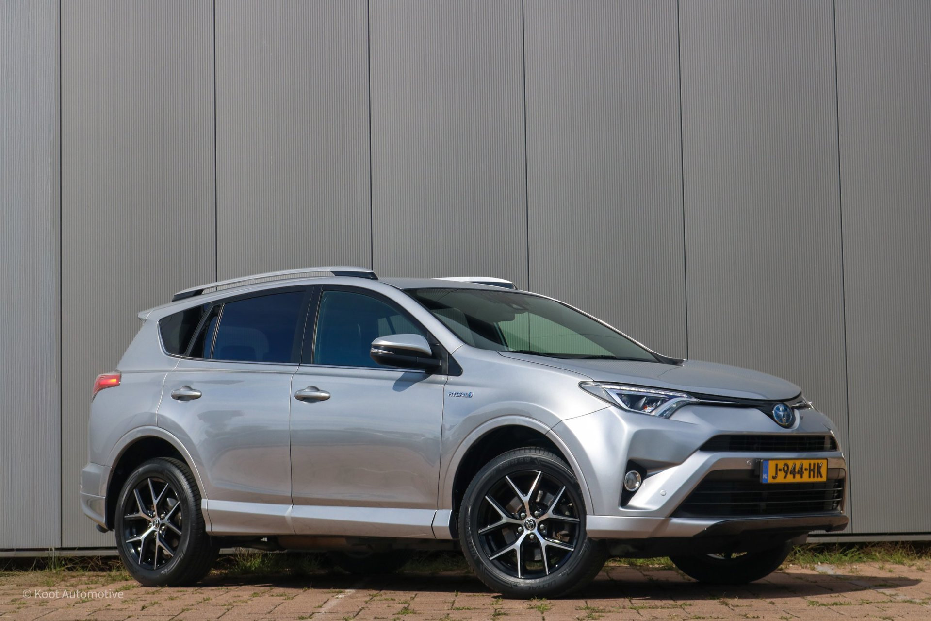 Toyota Toyota Rav4 2.5 Hybrid AWD Executive 197PK | Dealer Onderhouden 2017 - voorkant