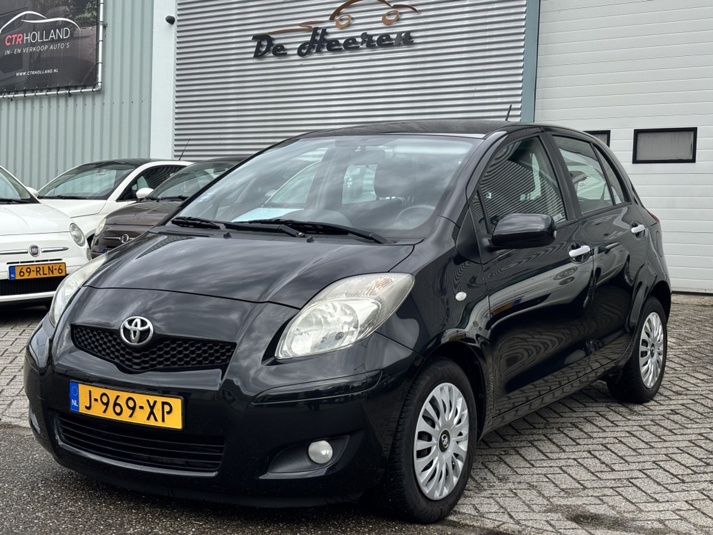 Toyota Toyota Yaris 1.3 VVTi Dynamic 2010 - voorkant