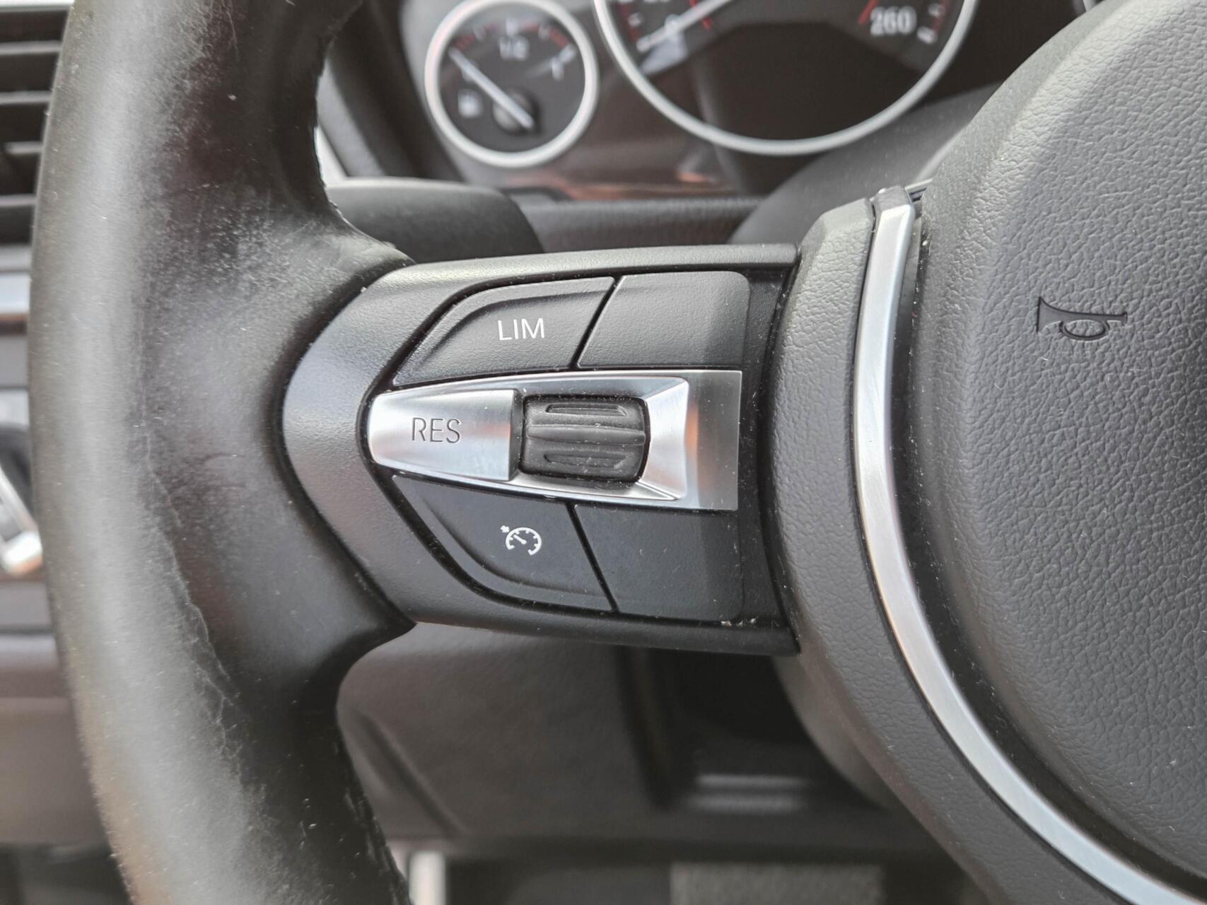 Foto van BMW 330e