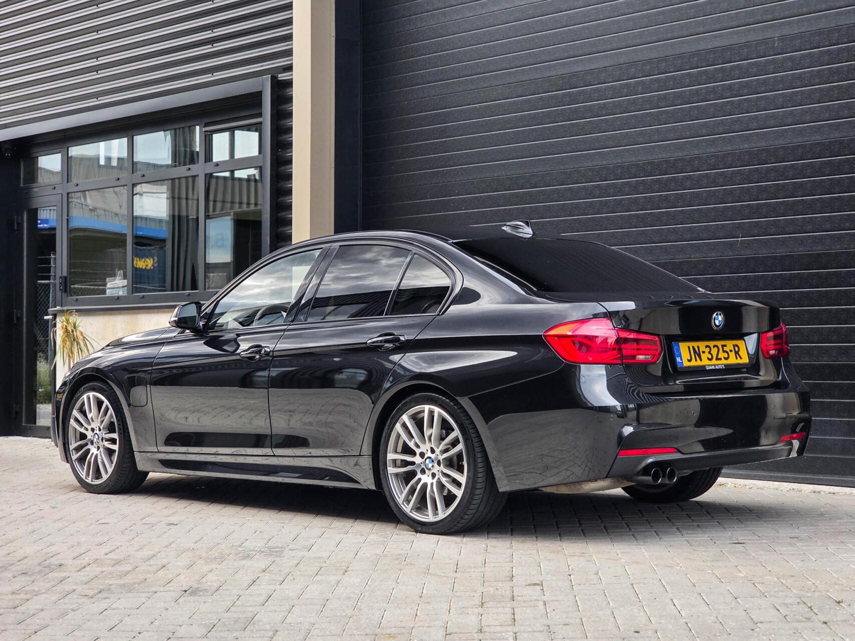 Foto van BMW 330e