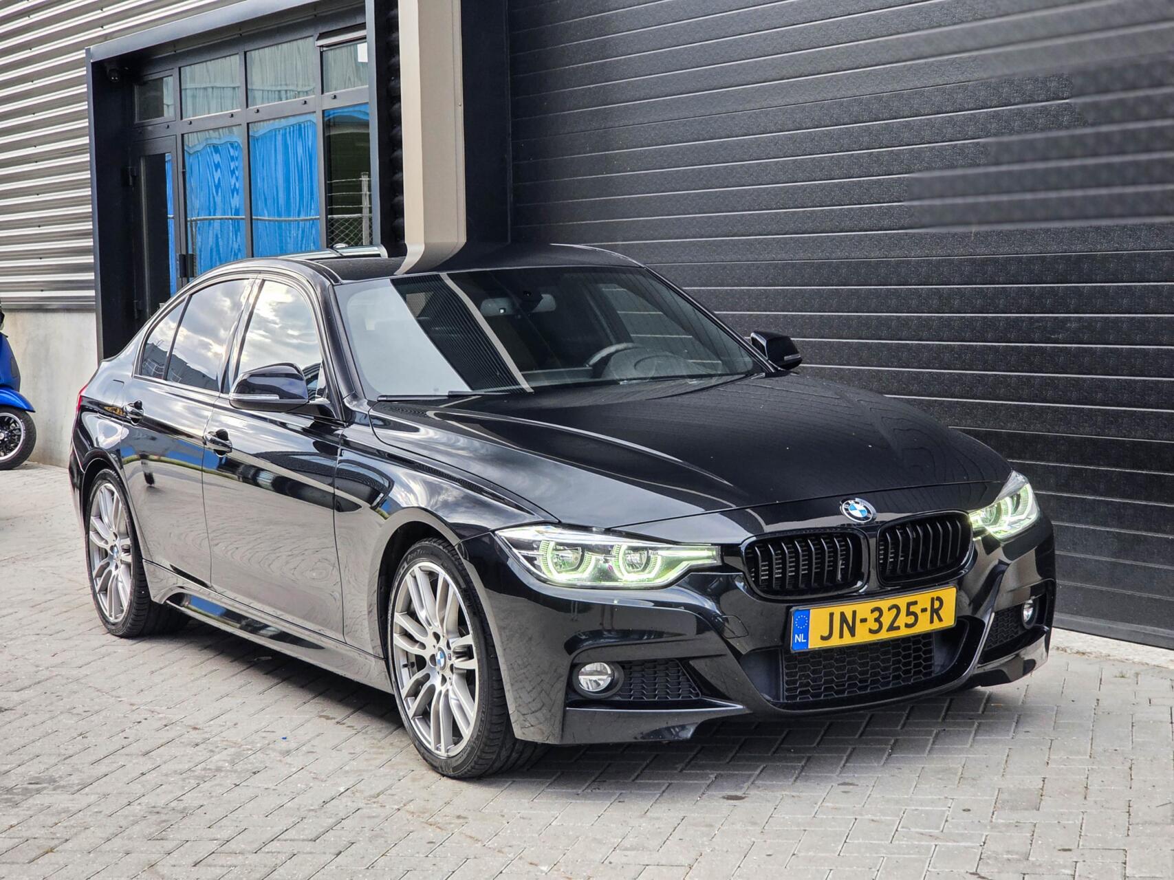 Foto van BMW 330e