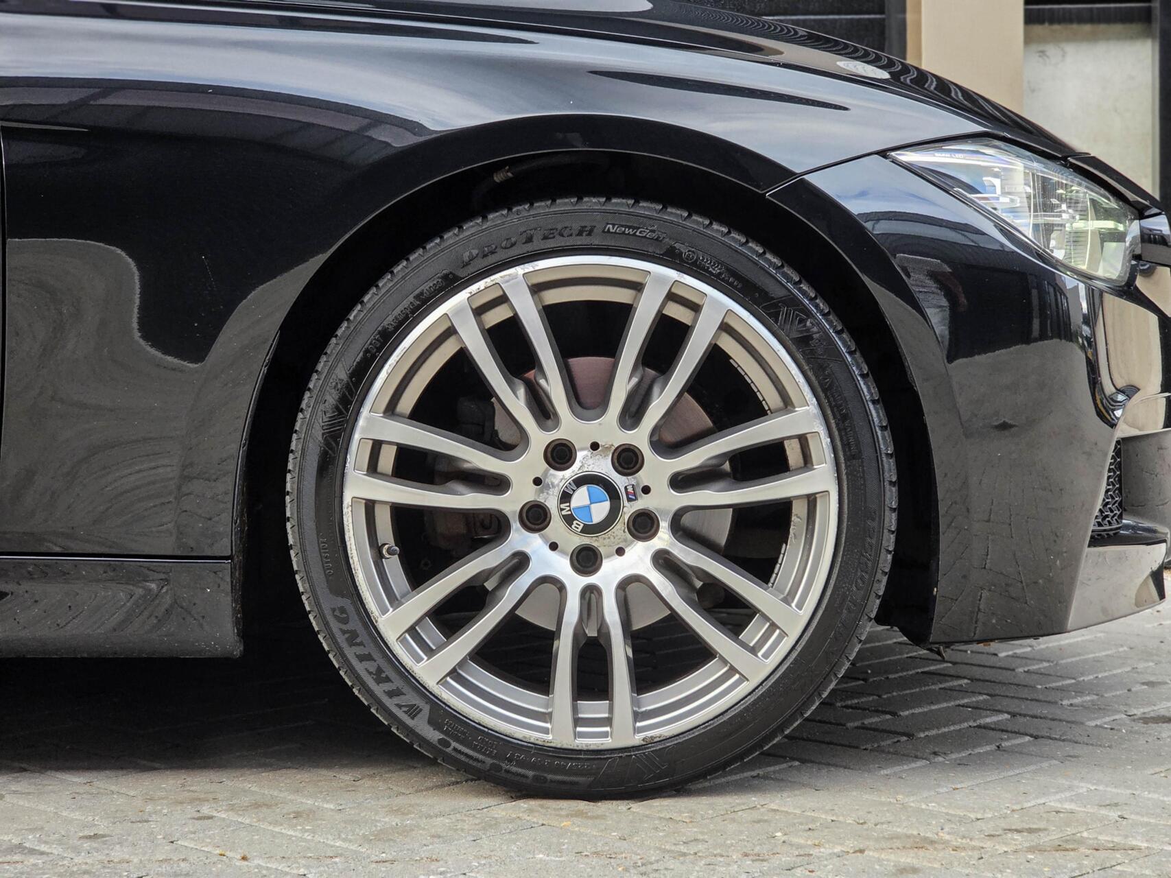 Foto van BMW 330e