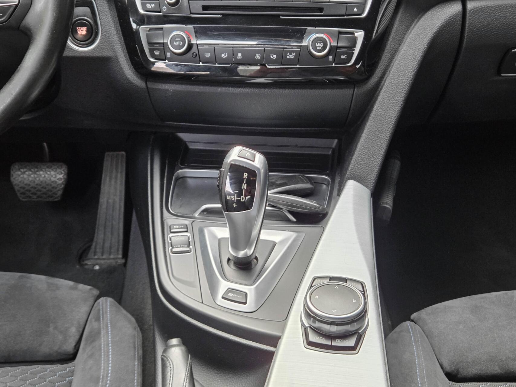 Foto van BMW 330e