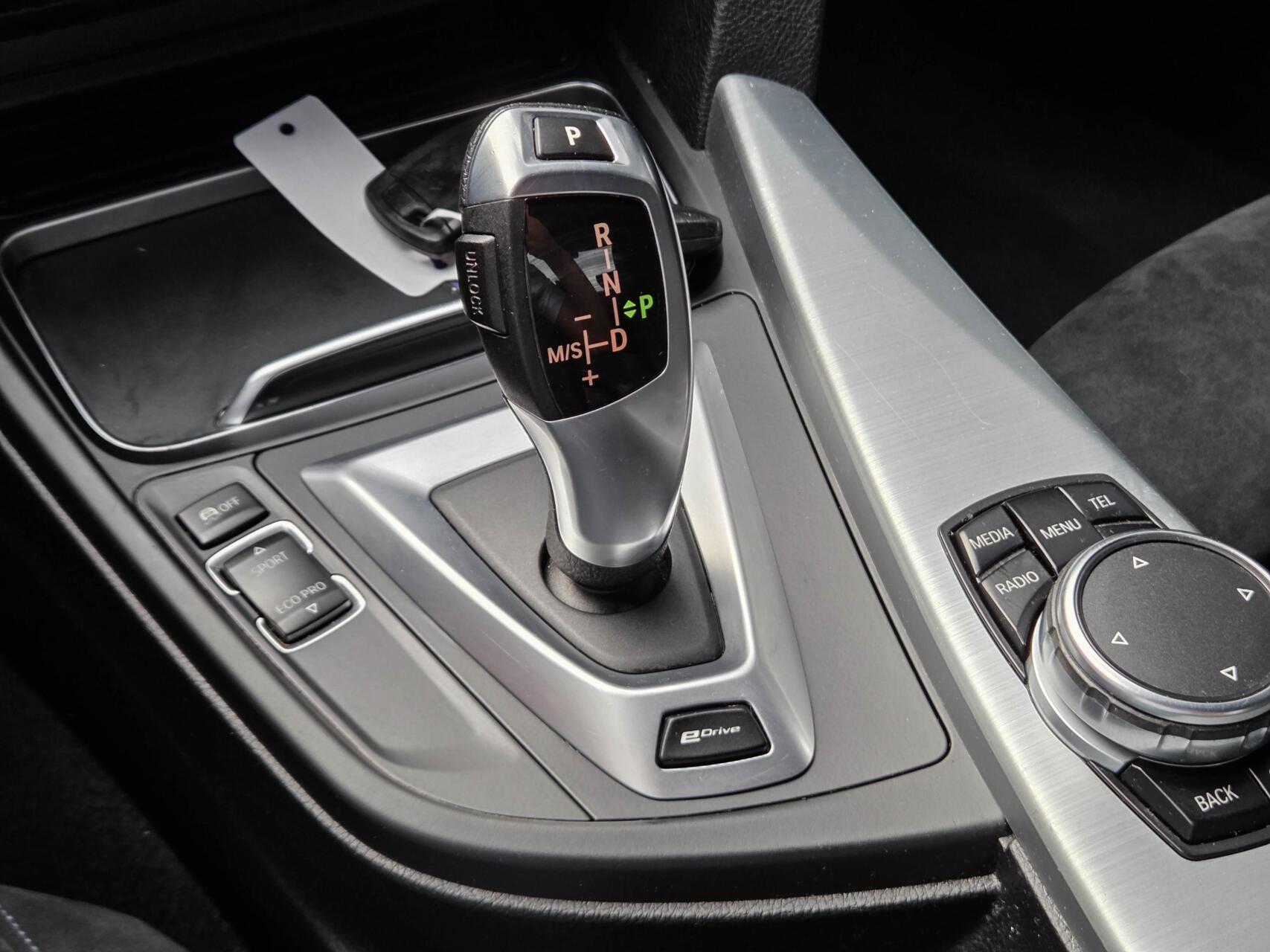 Foto van BMW 330e