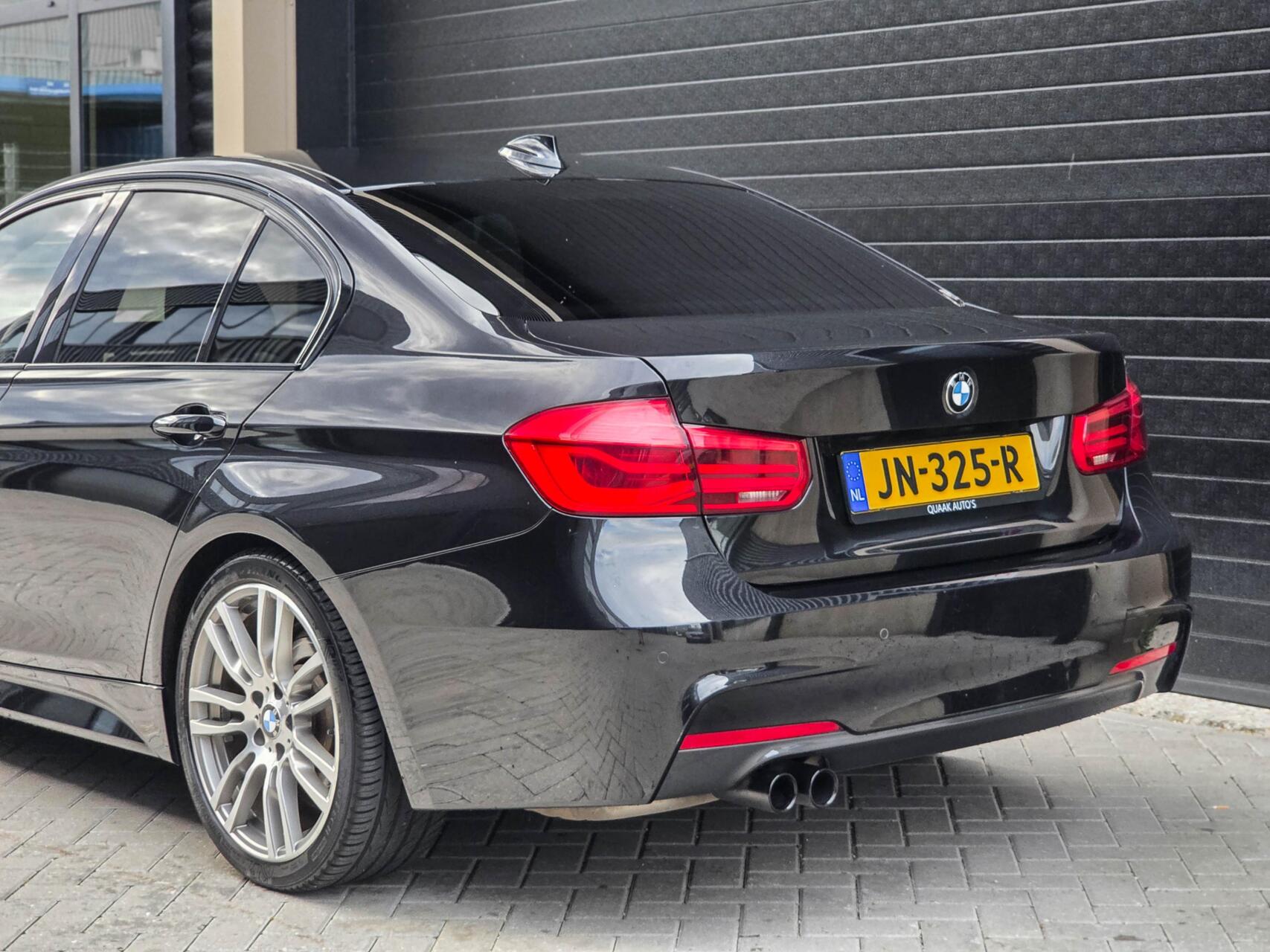 Foto van BMW 330e
