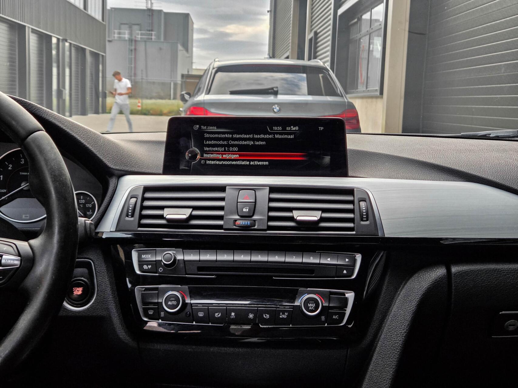 Foto van BMW 330e