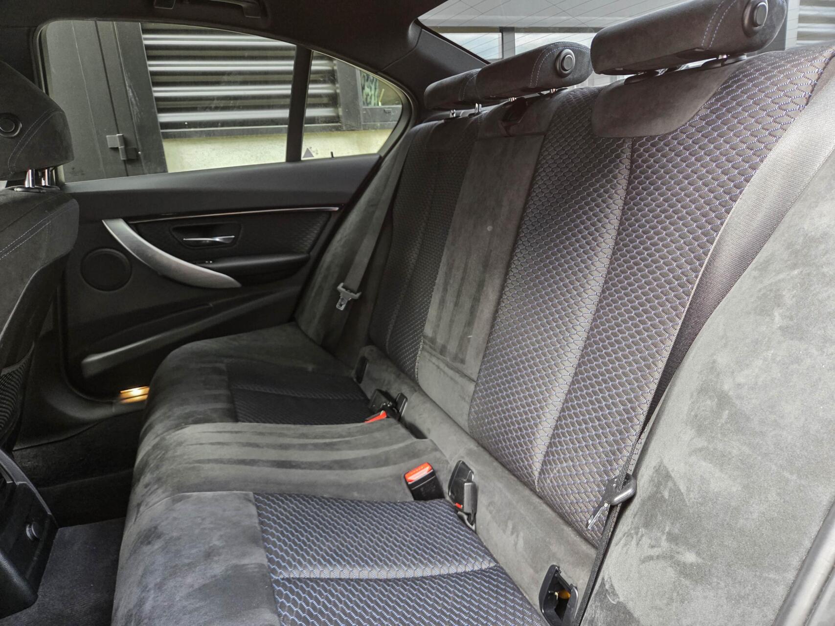 Foto van BMW 330e