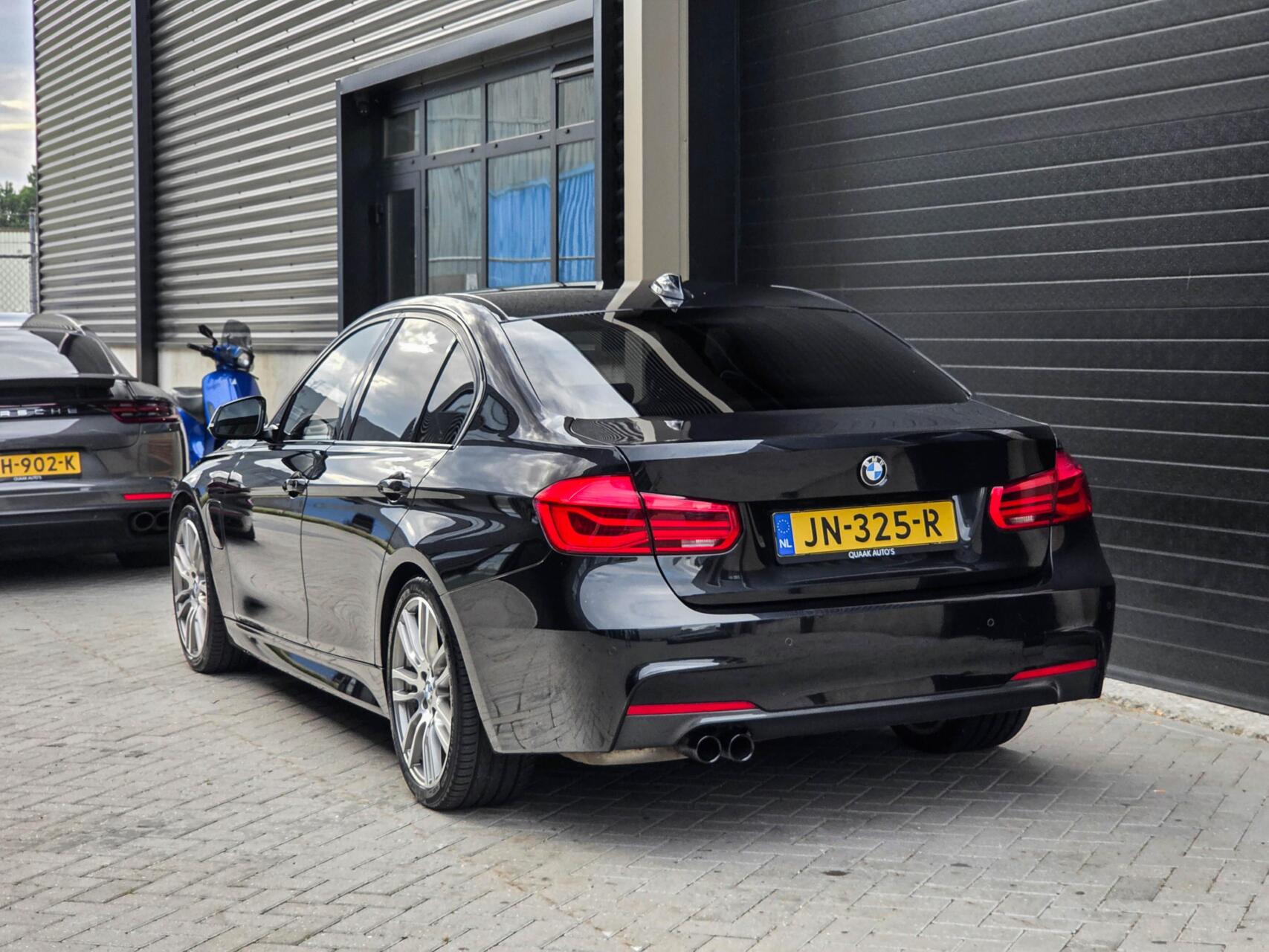 Foto van BMW 330e