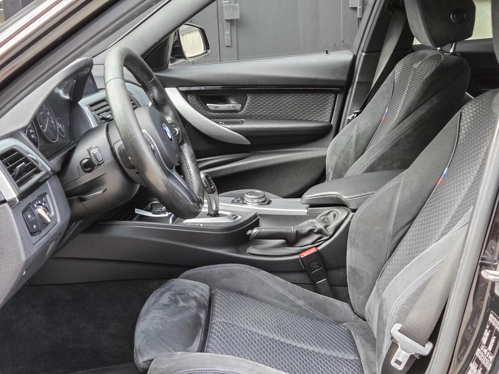 Foto van BMW 330e
