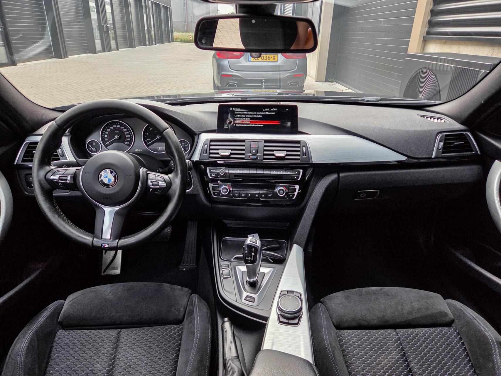 Foto van BMW 330e