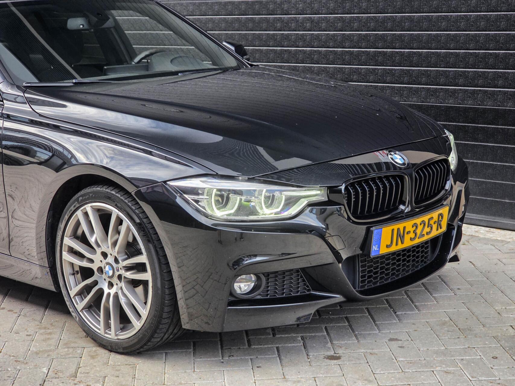 Foto van BMW 330e