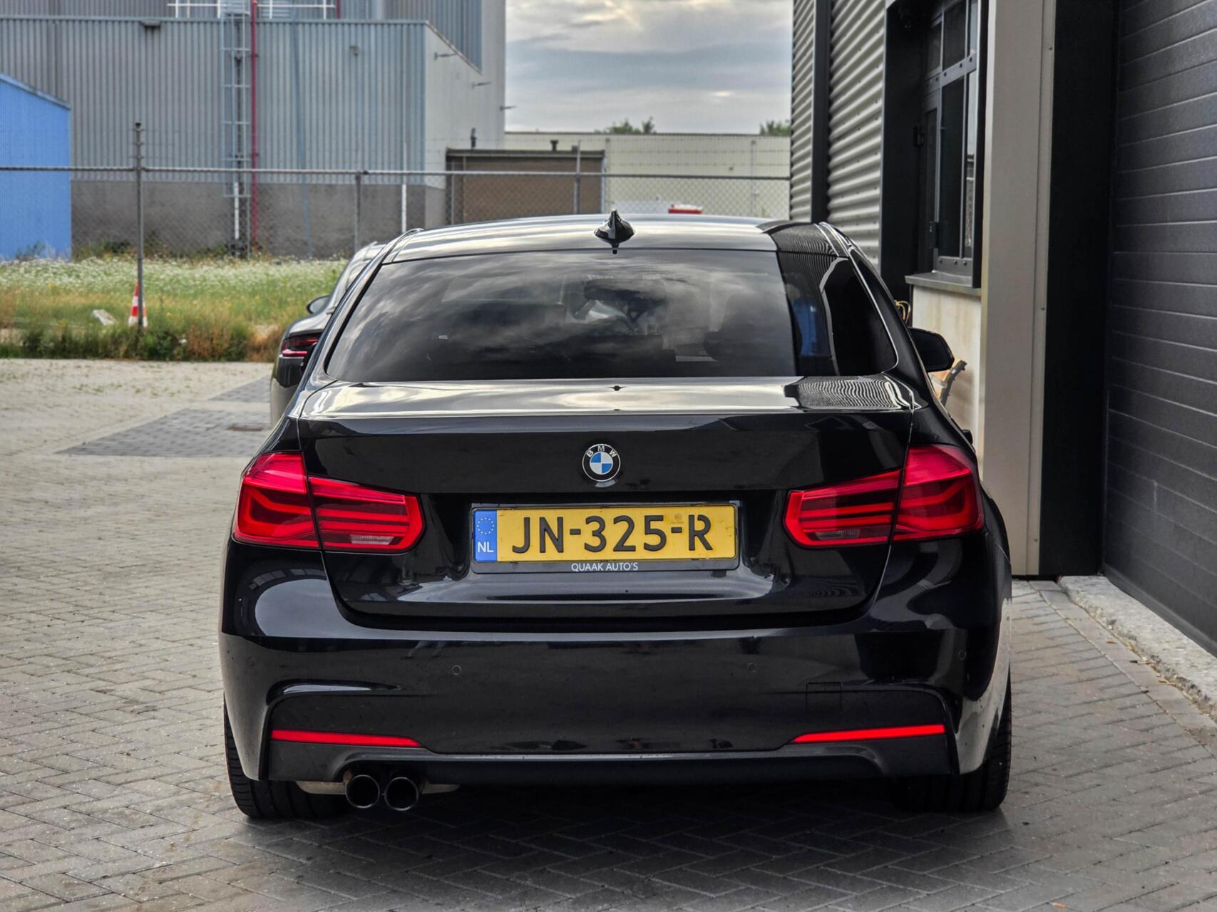 Foto van BMW 330e