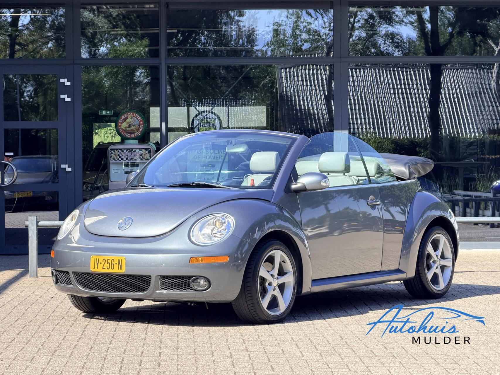 Volkswagen New Beetle 2.5 V5 Comfort | USA | Automaat | Facelift | Cabrio | Uniek | LpG 2006 - voorkant