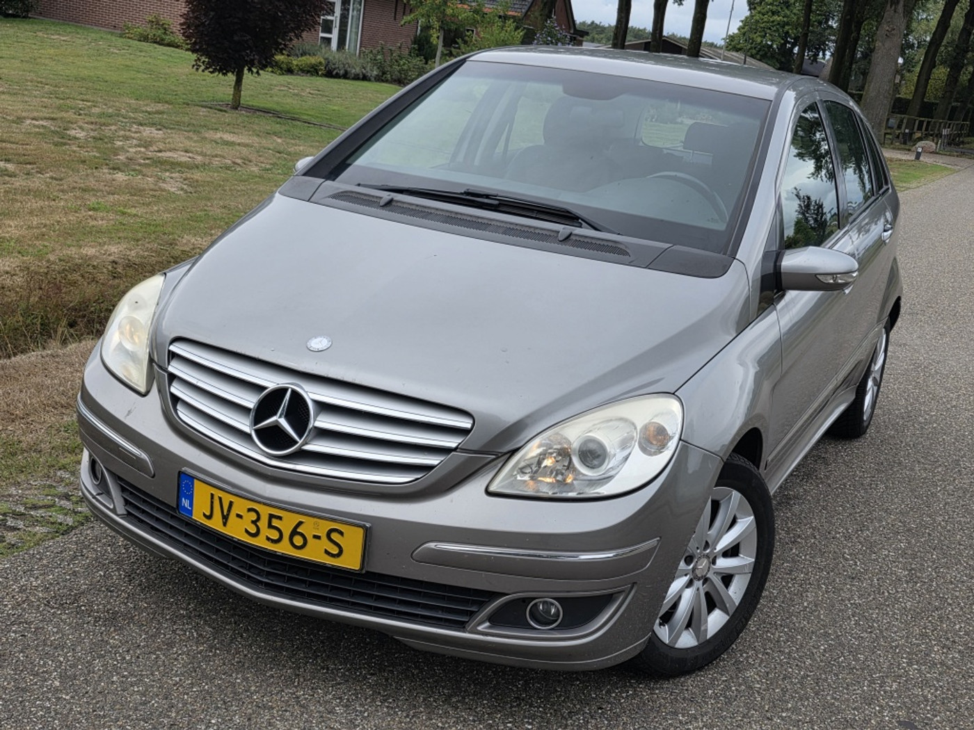 Foto van Mercedes-Benz B 200