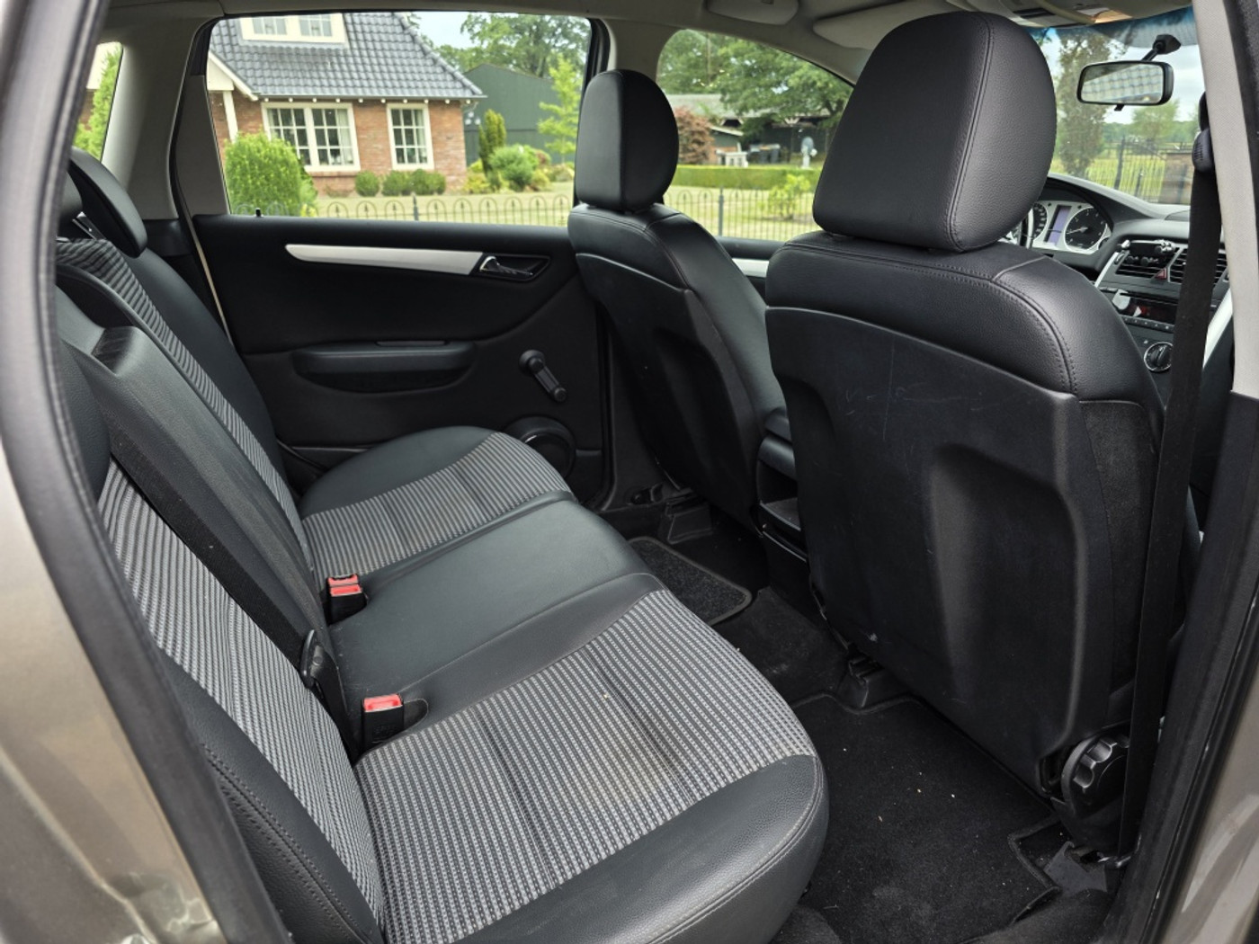 Foto van Mercedes-Benz B 200