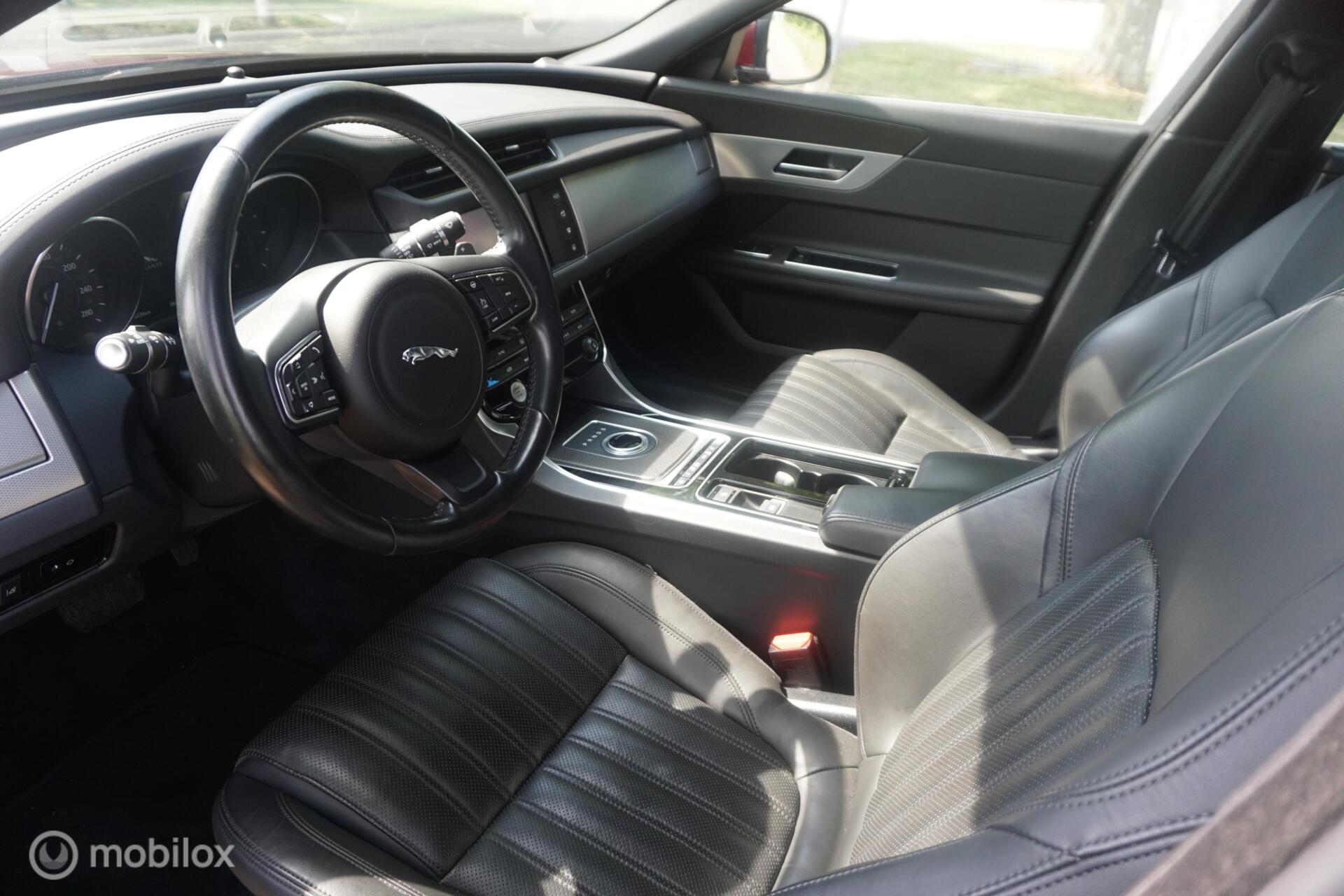 Foto van Jaguar Jaguar XF
