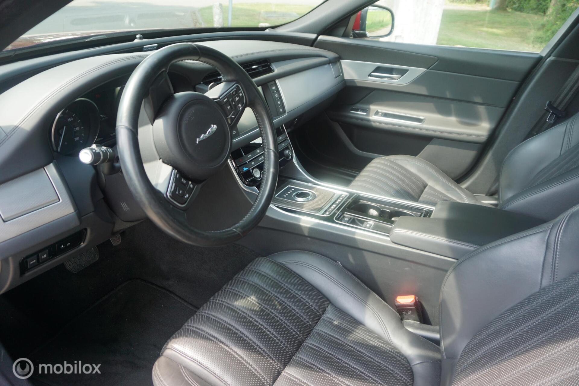 Foto van Jaguar Jaguar XF