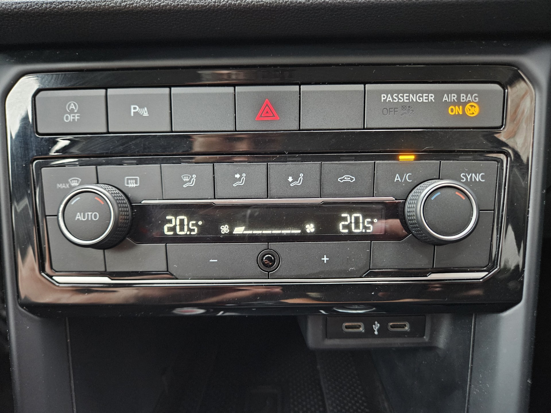 Foto van Volkswagen T-cross