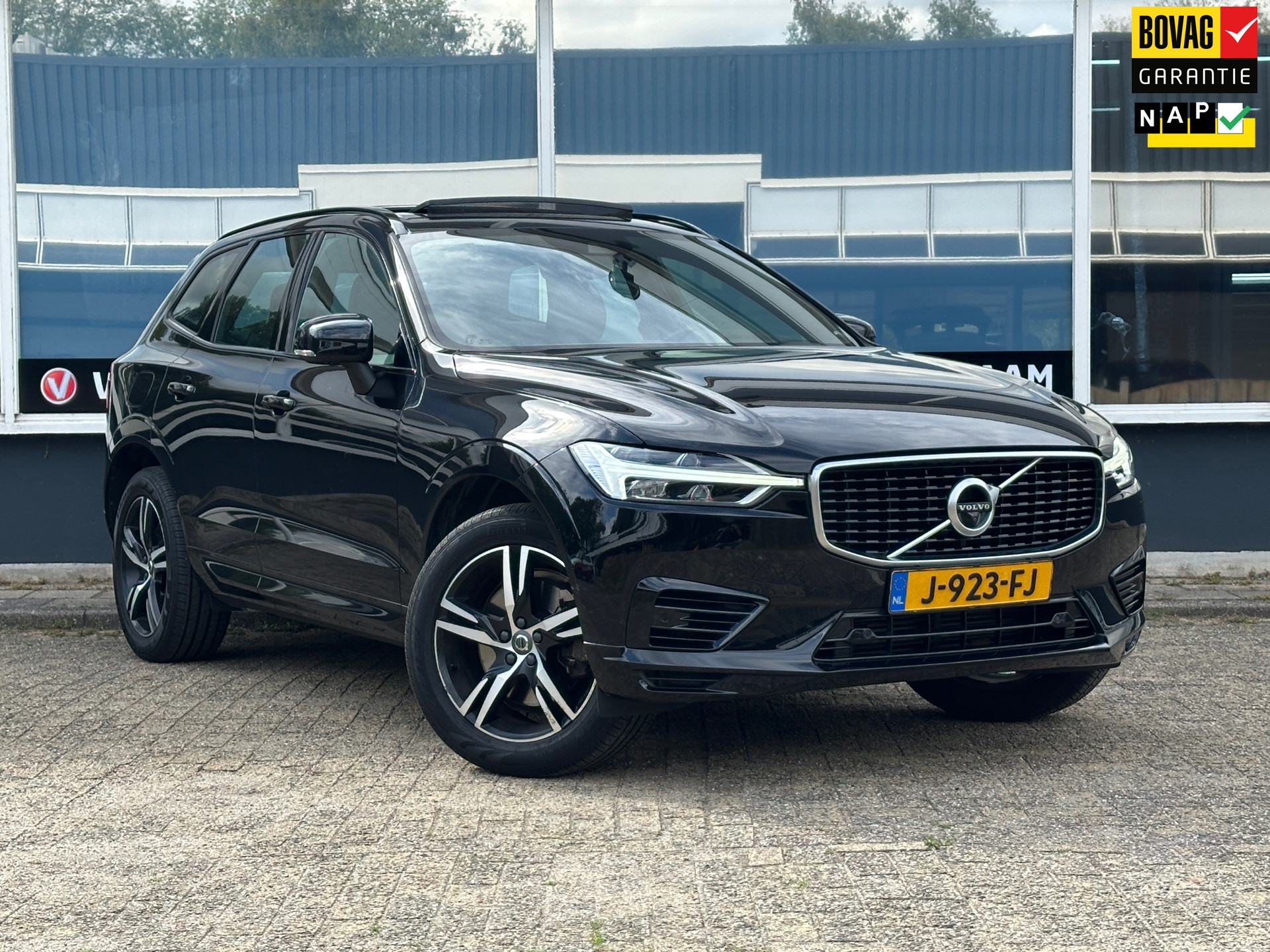 Volvo Xc60 T8 Twin Engine 2.0 T8 Twin Engine AWD R-Design/PANO/360/CARPLAY/MEM 2020 - voorkant