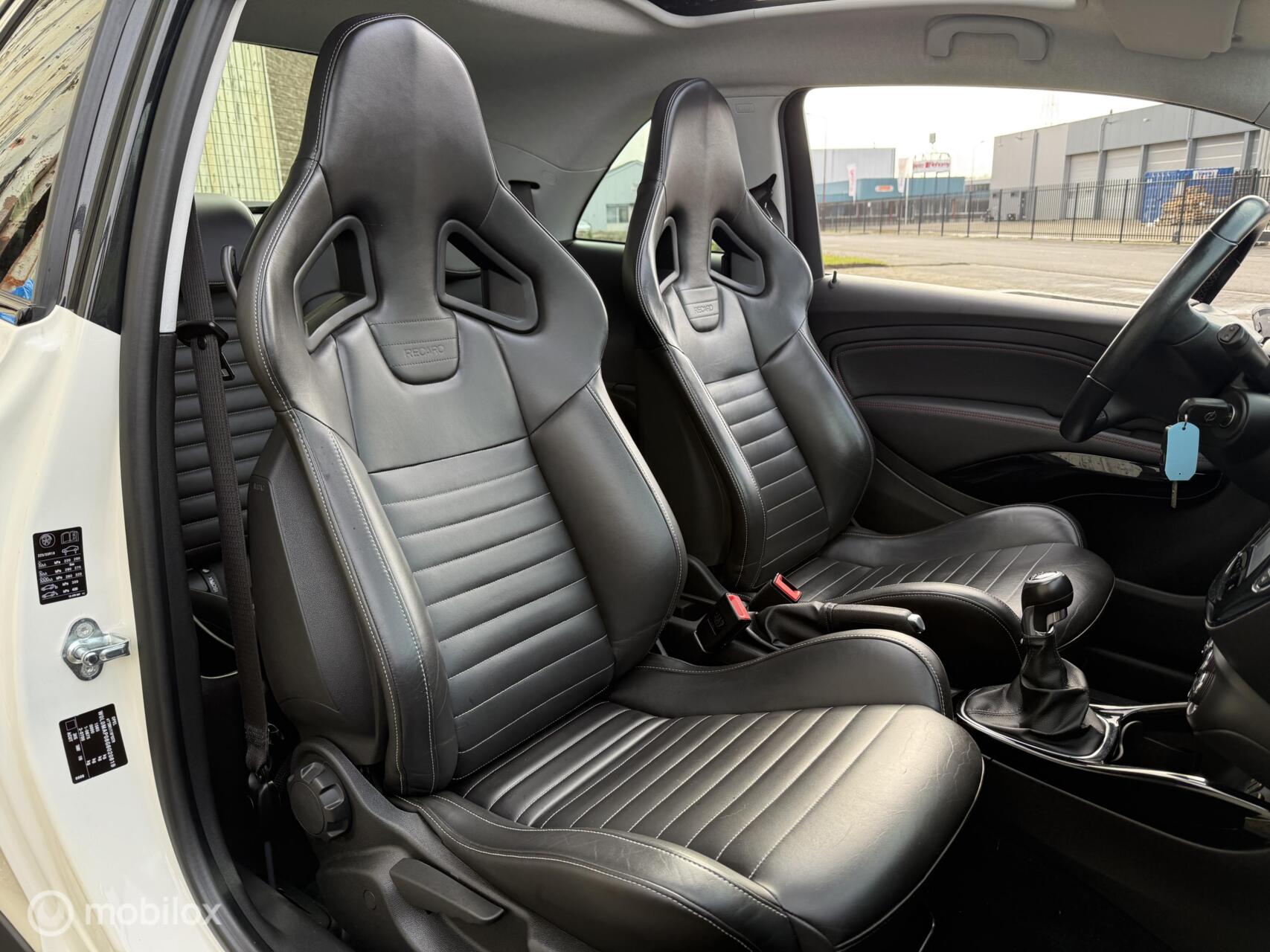 Foto van Opel Adam