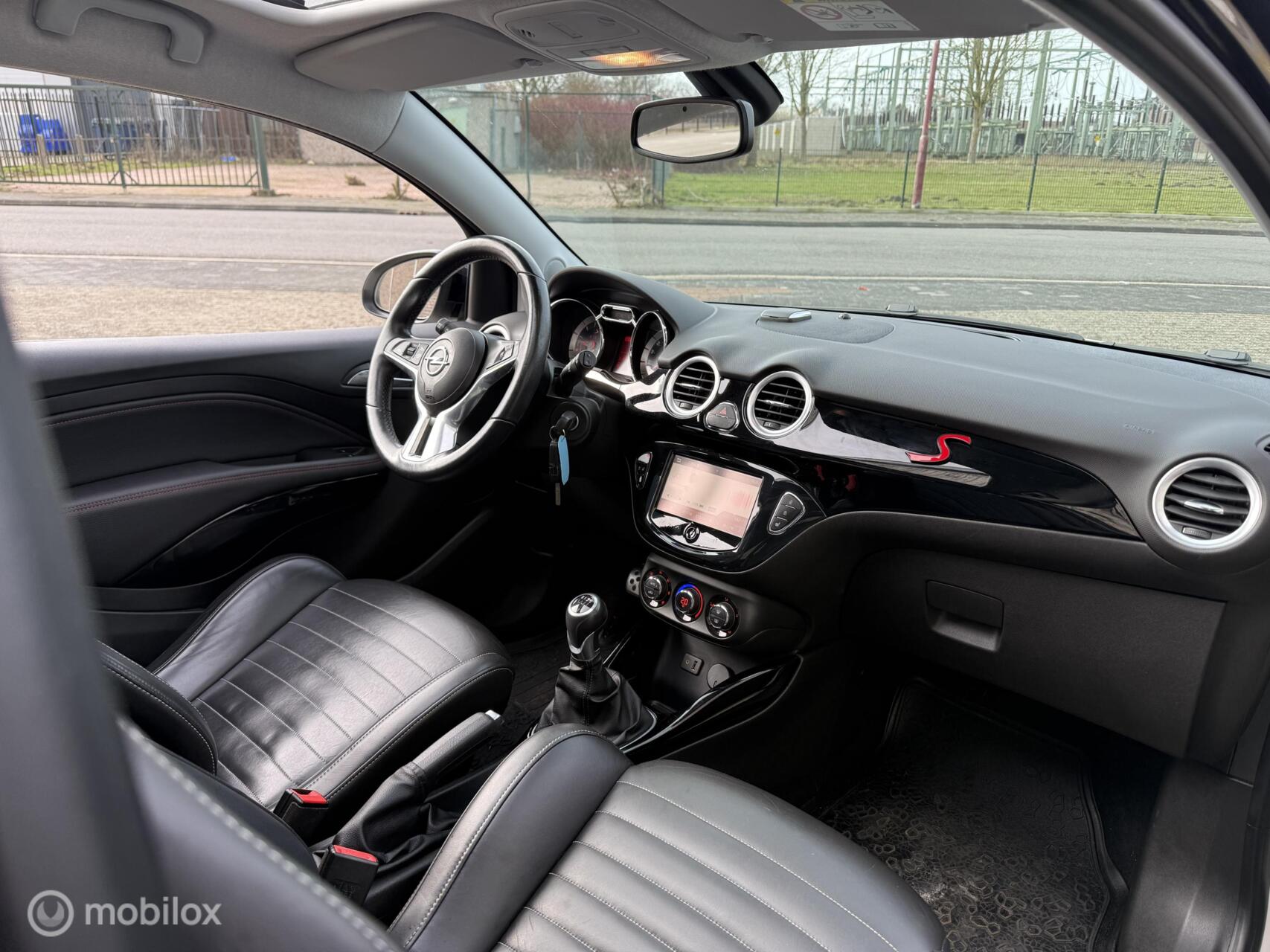 Foto van Opel Adam