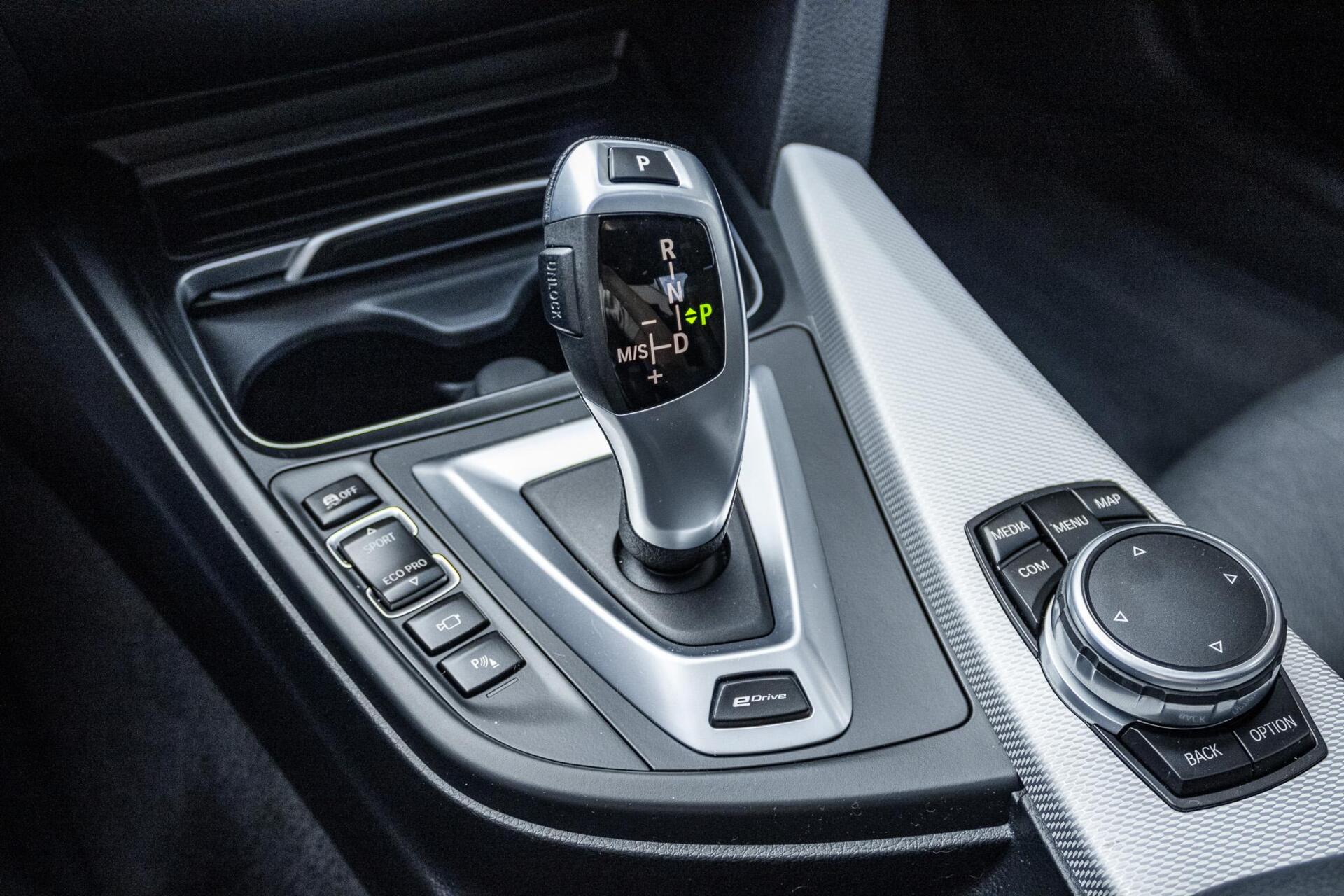 Foto van BMW 330e Iperformance