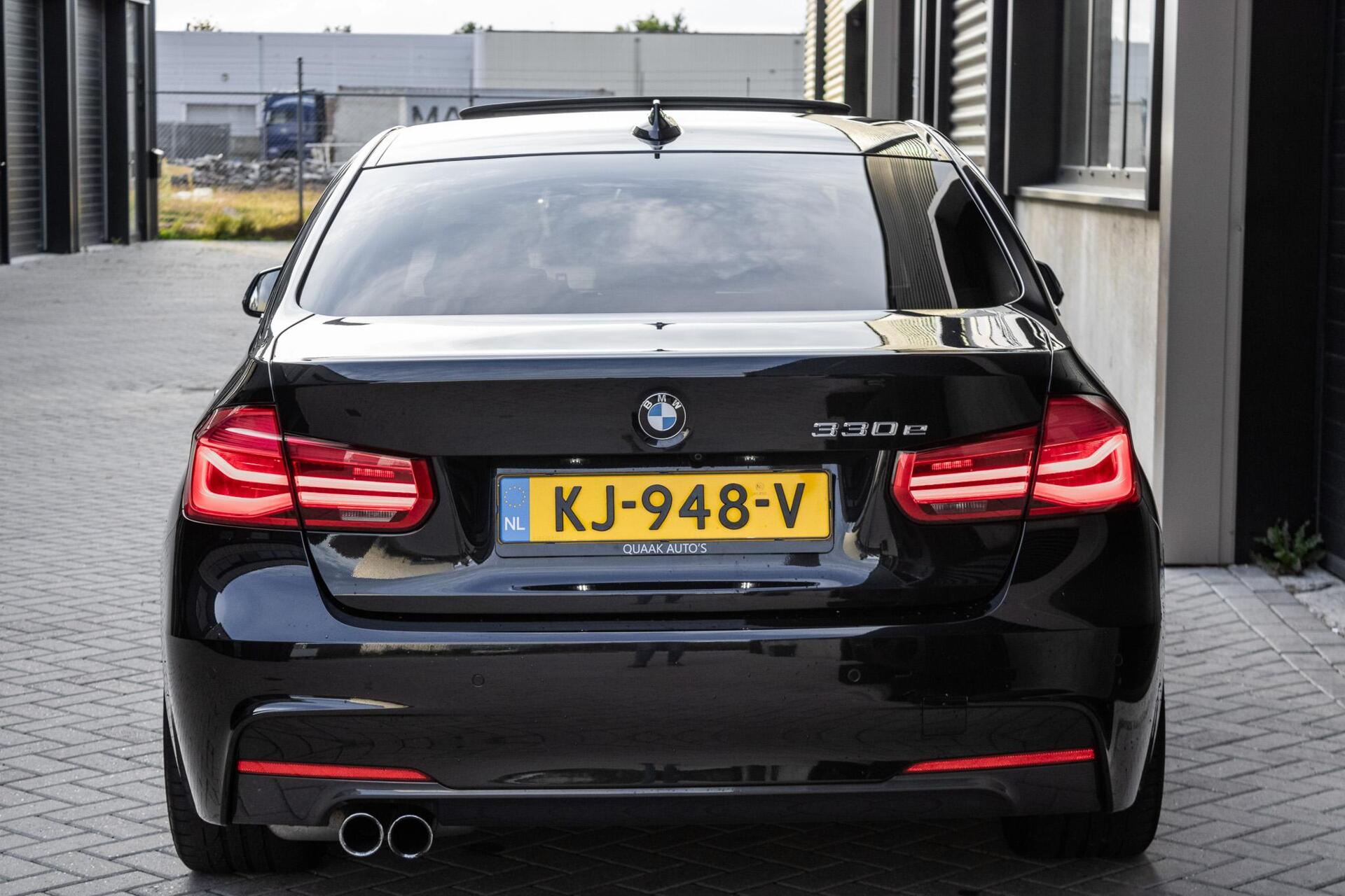 Foto van BMW 330e Iperformance