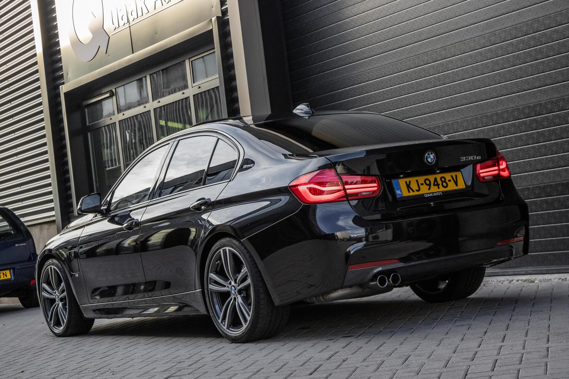 Foto van BMW 330e Iperformance