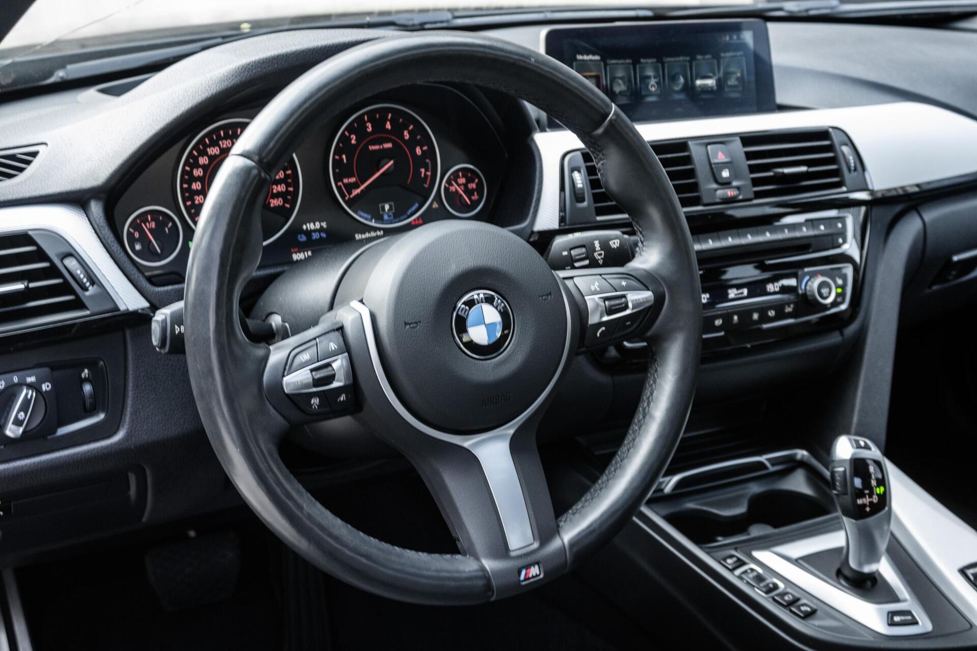 Foto van BMW 330e Iperformance