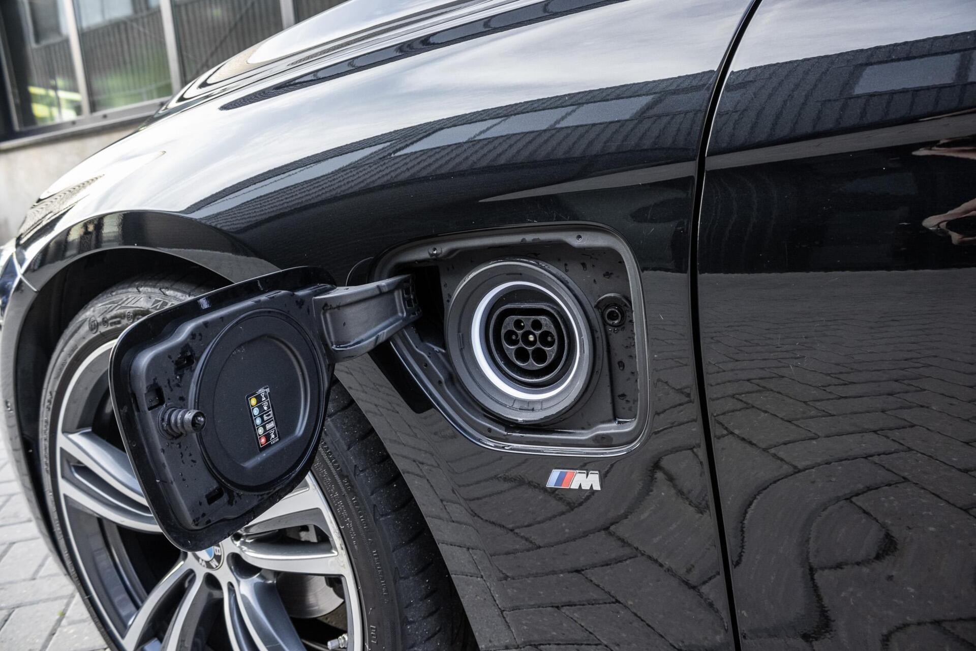 Foto van BMW 330e Iperformance