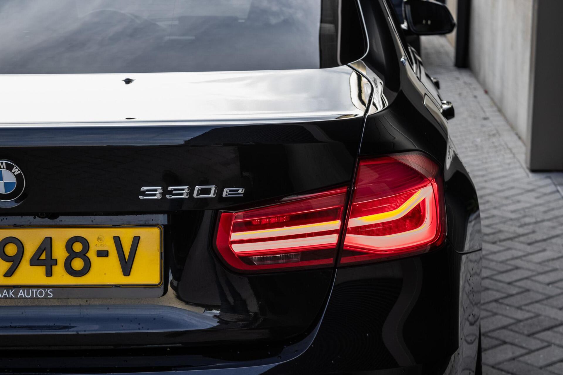 Foto van BMW 330e Iperformance