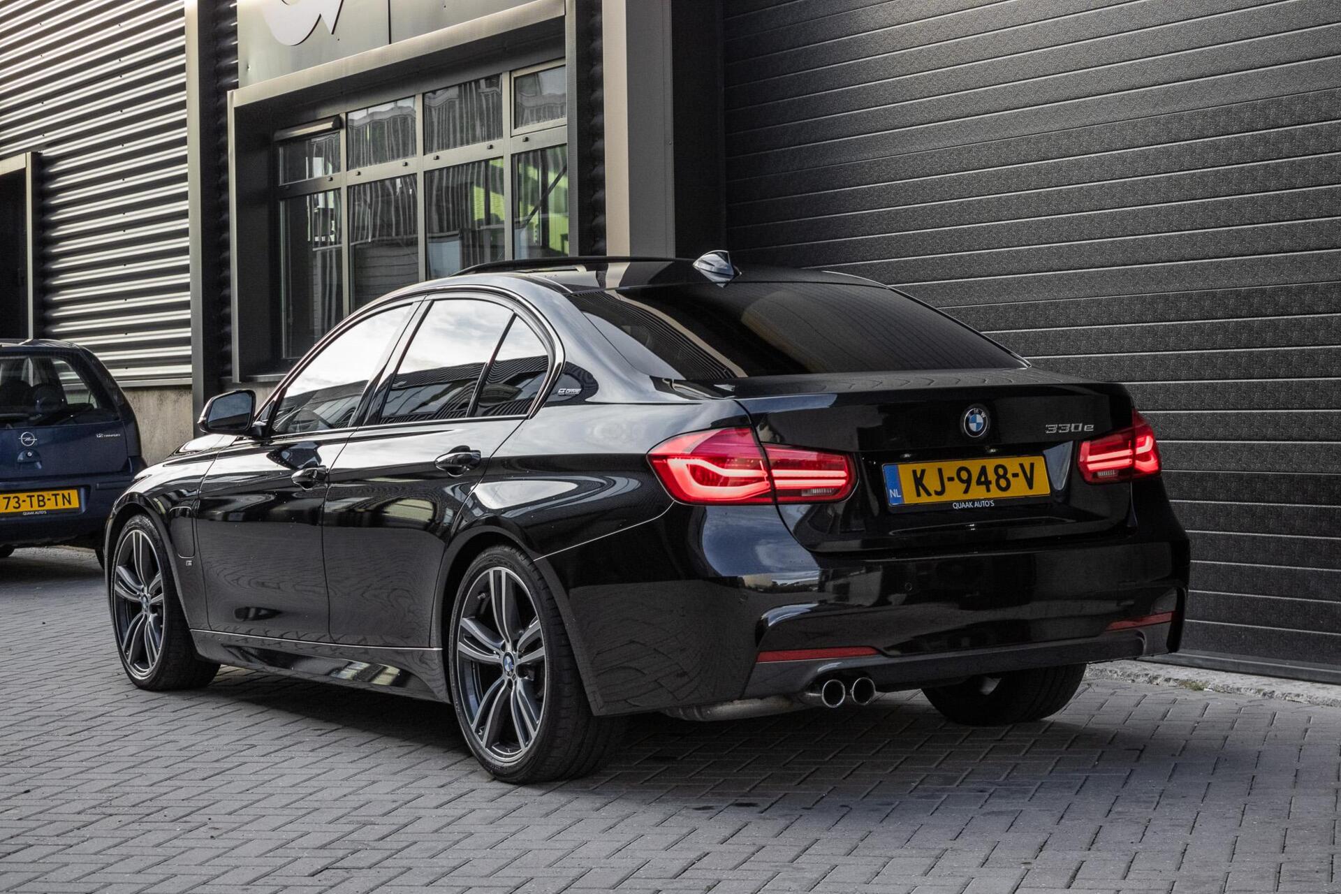 Foto van BMW 330e Iperformance
