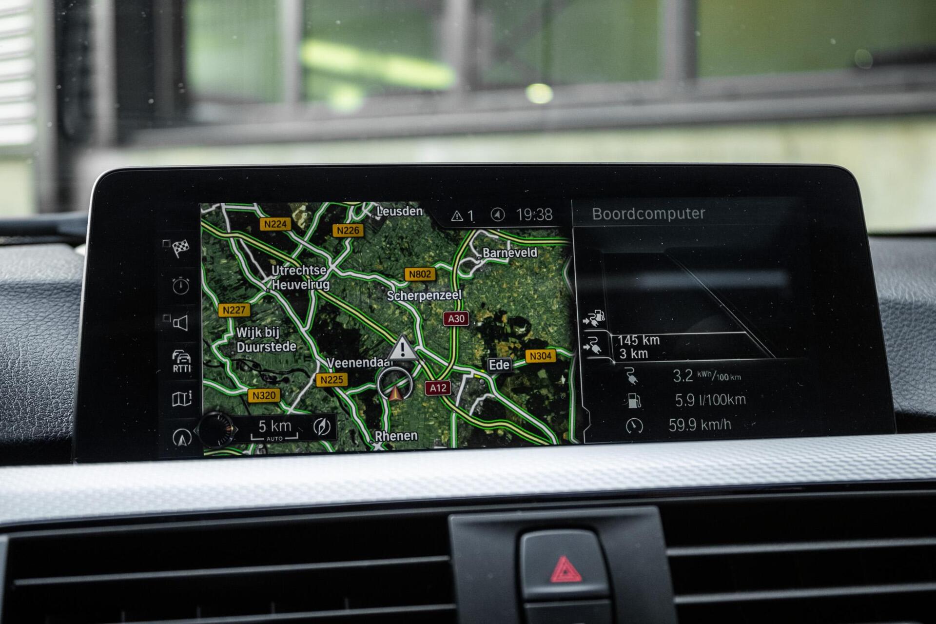 Foto van BMW 330e Iperformance